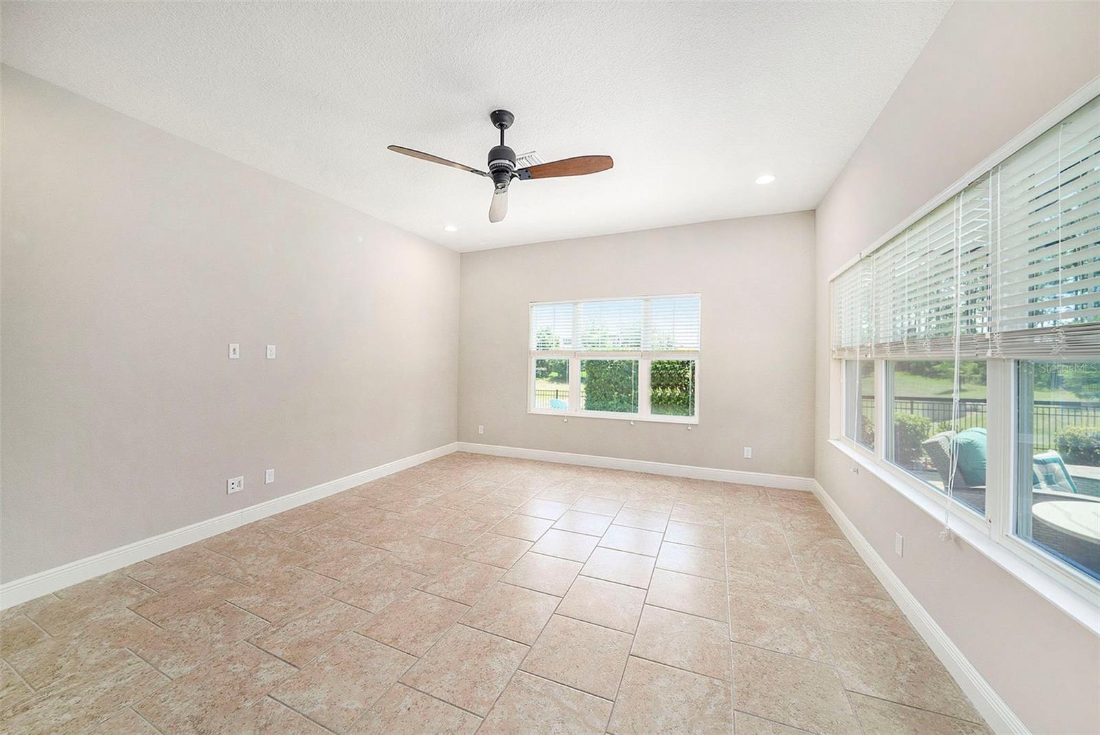 Listing photo id 22 for 8016 Rock Spring Court