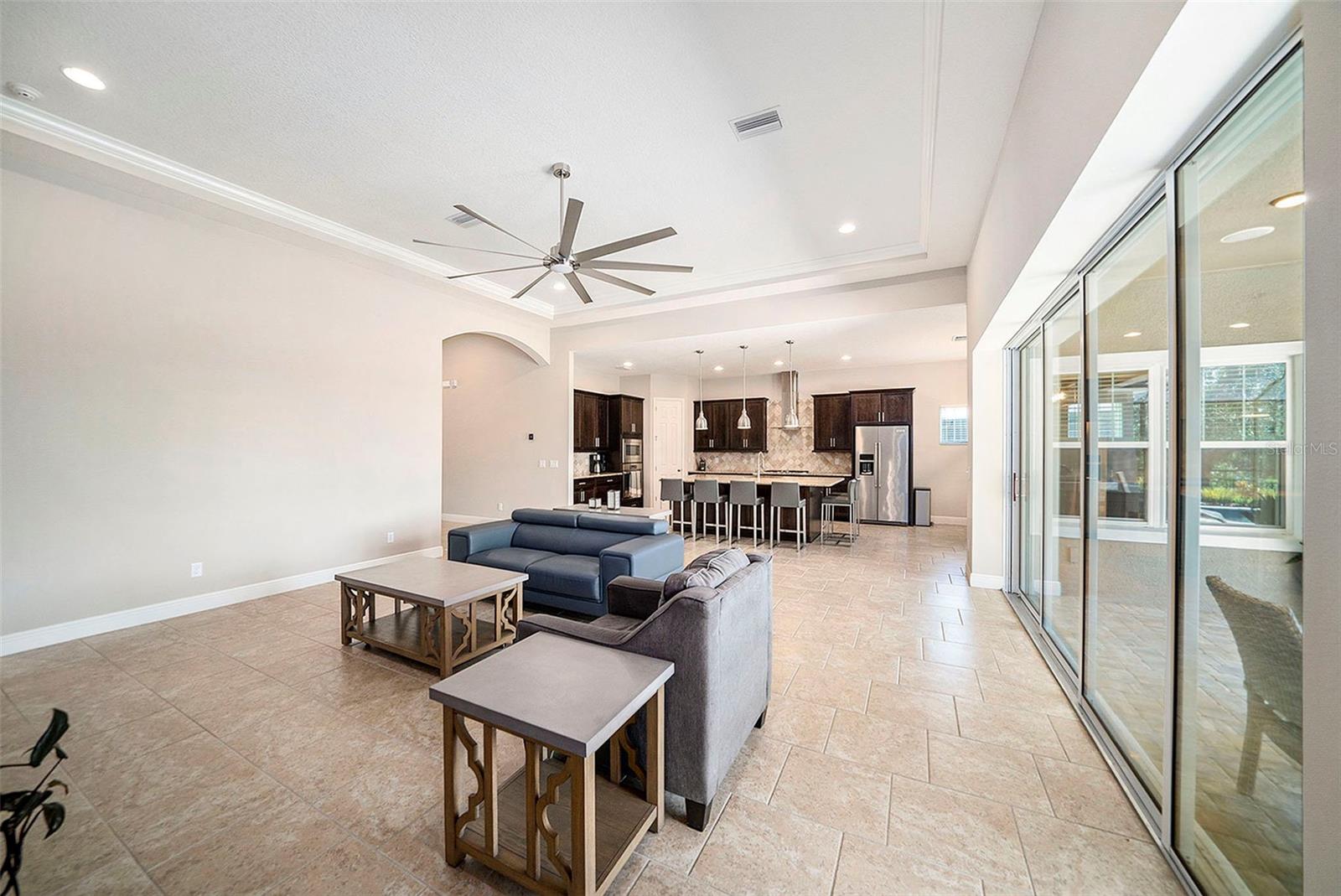 Listing photo id 3 for 8016 Rock Spring Court
