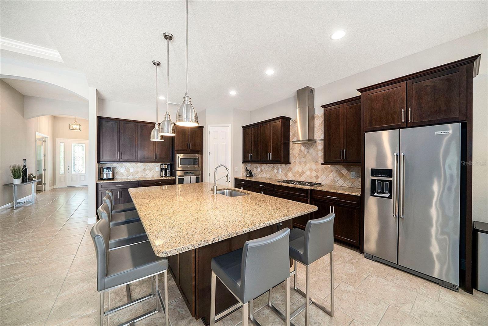 Listing photo id 4 for 8016 Rock Spring Court