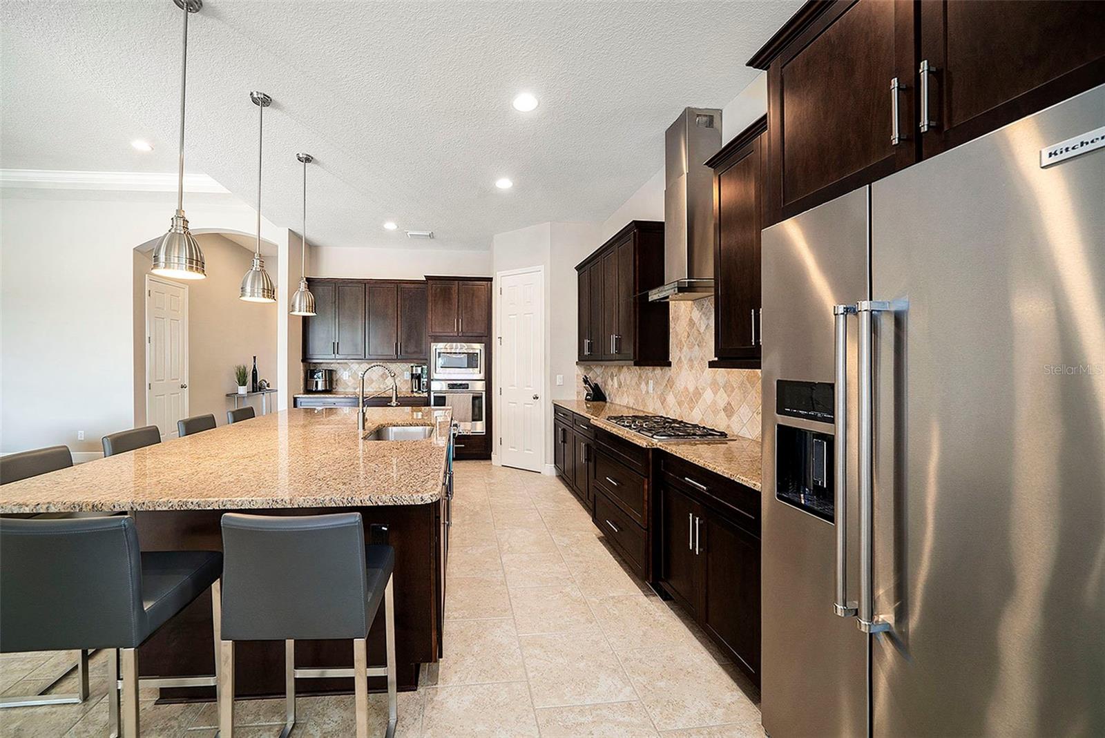 Listing photo id 7 for 8016 Rock Spring Court