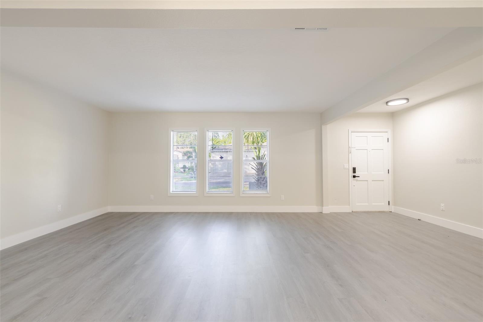 Image 6 of 36 For 10733 Drummond Road