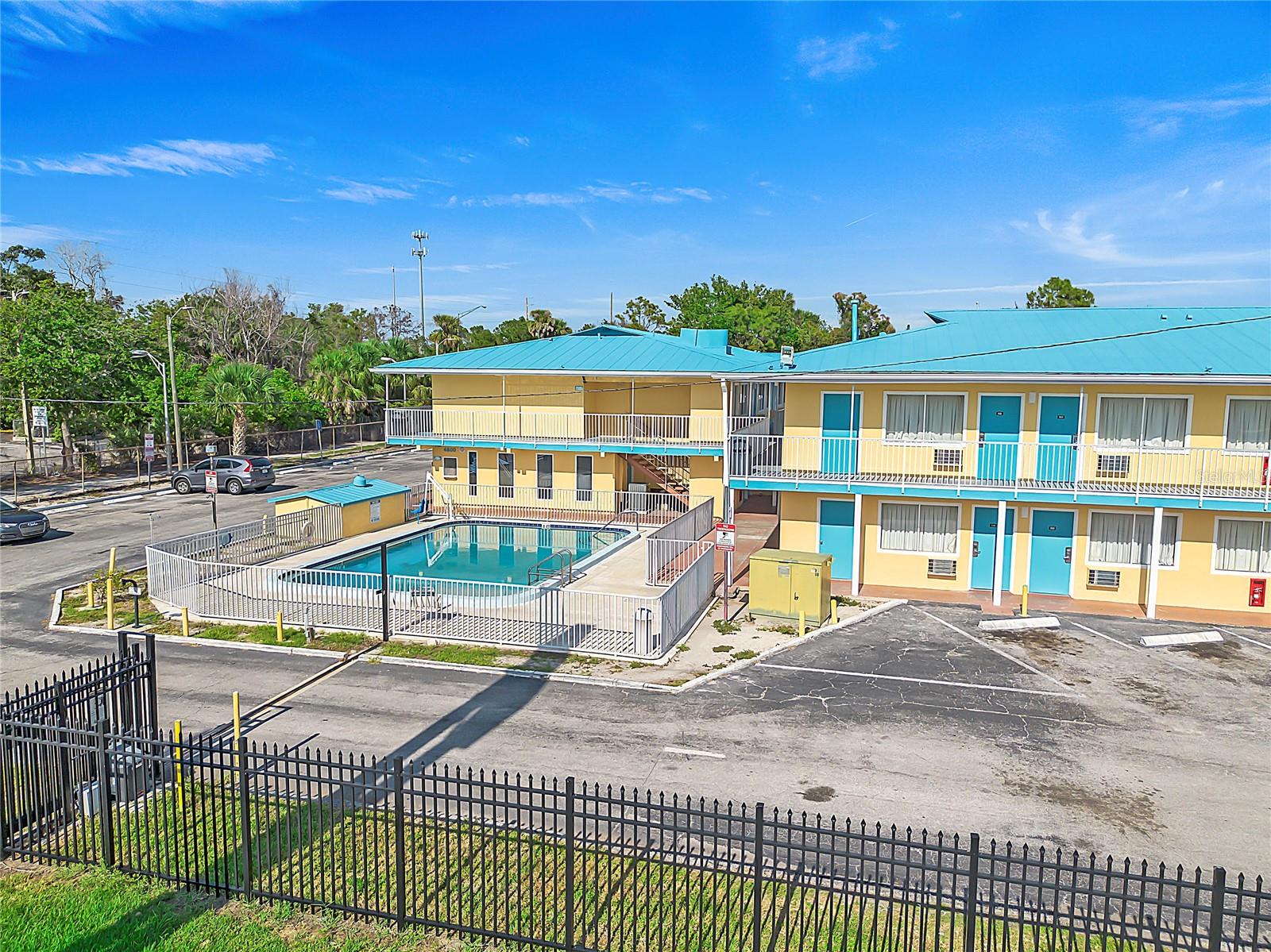 Listing photo id 8 for 4600 34th Street S