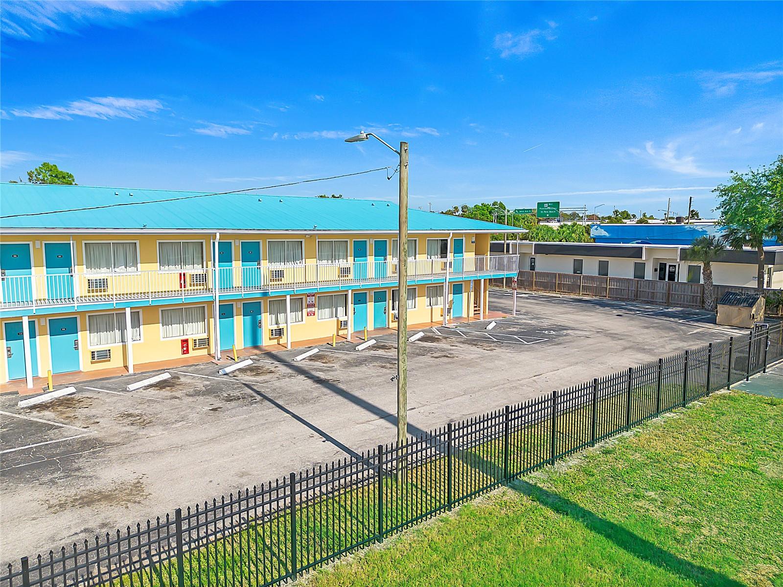 Listing photo id 9 for 4600 34th Street S