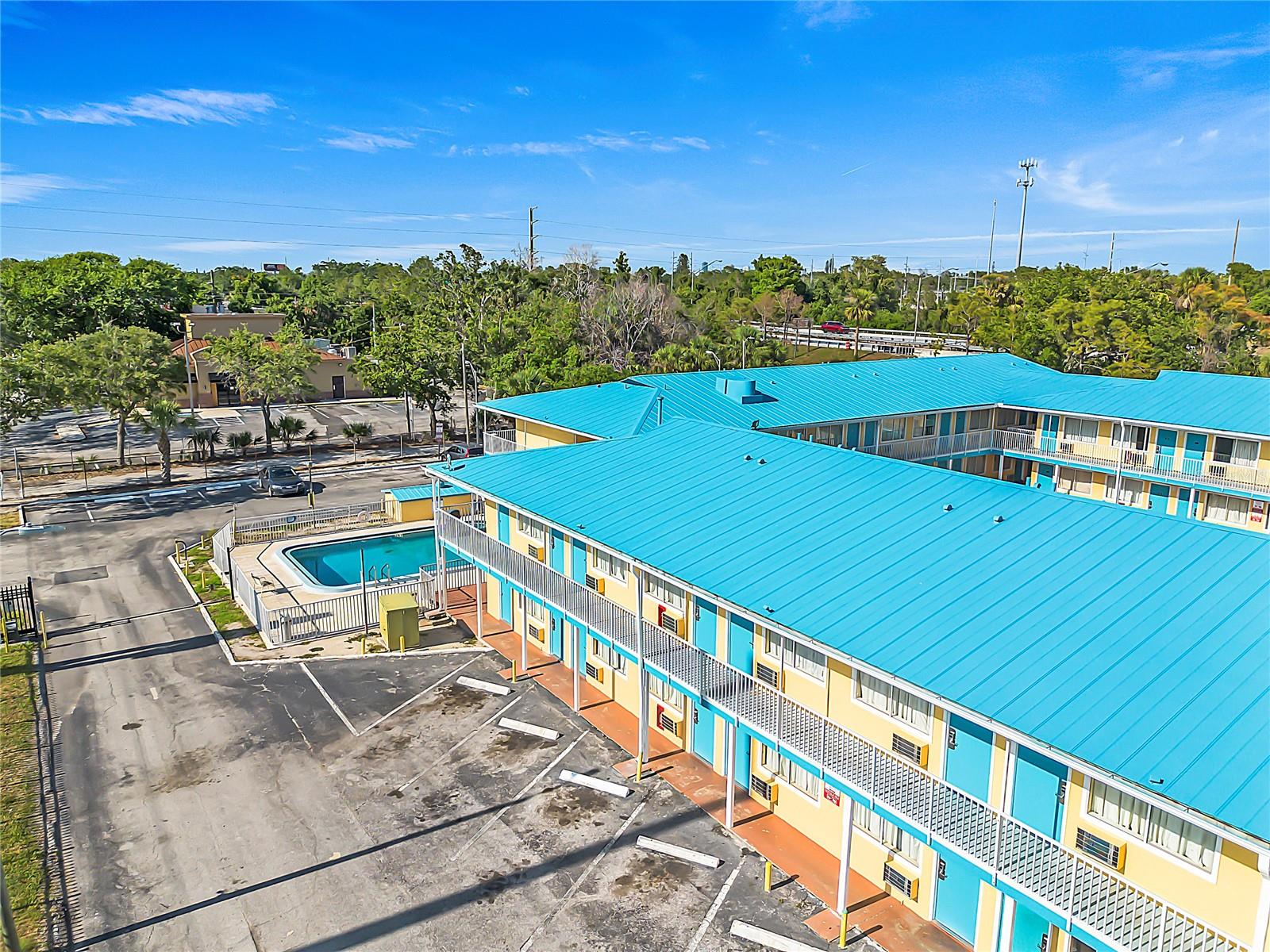 Listing photo id 16 for 4600 34th Street S