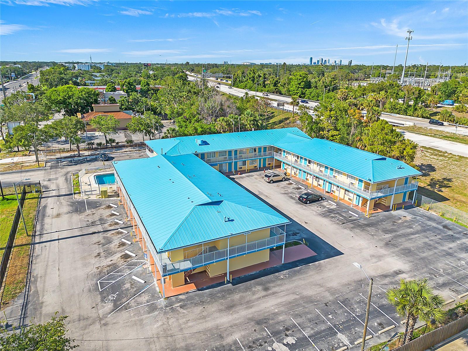 Listing photo id 17 for 4600 34th Street S