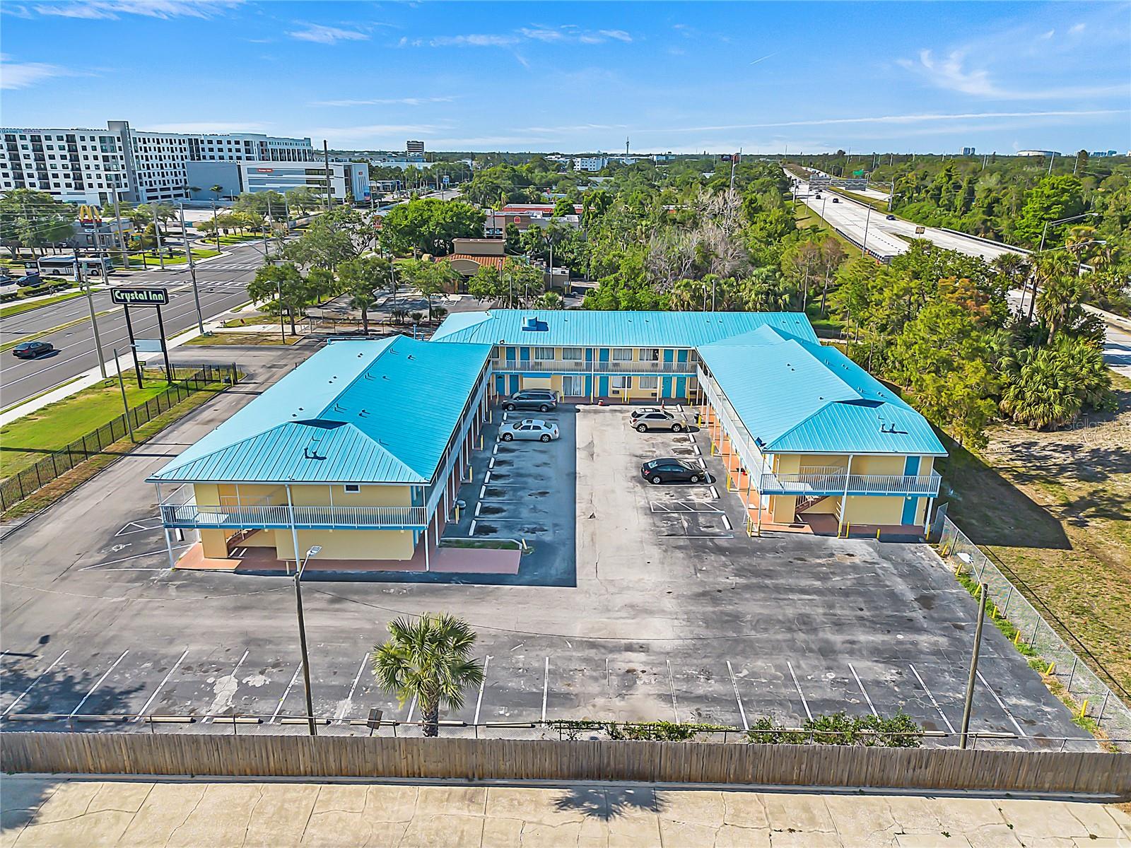 Listing photo id 18 for 4600 34th Street S