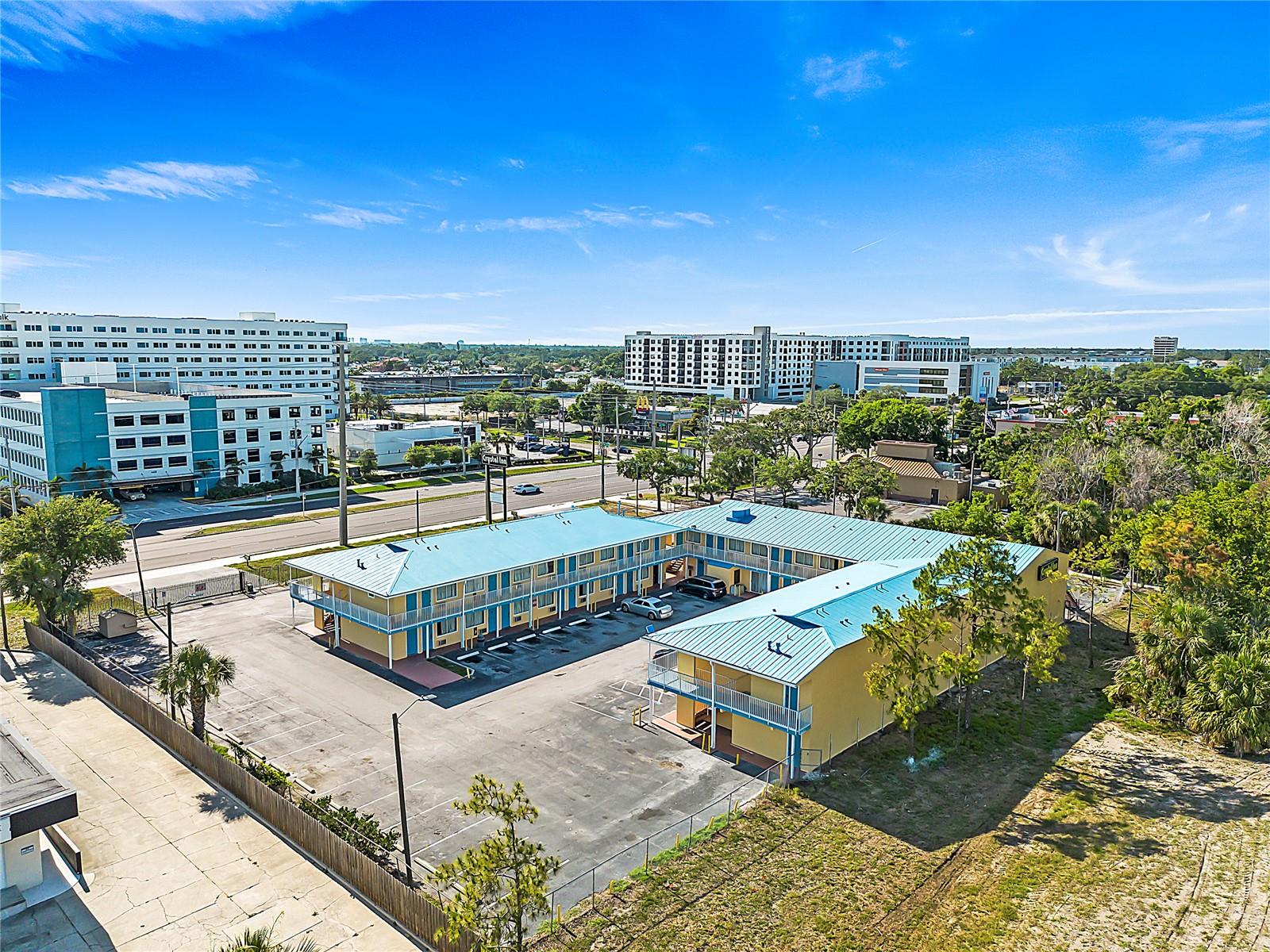 Listing photo id 19 for 4600 34th Street S