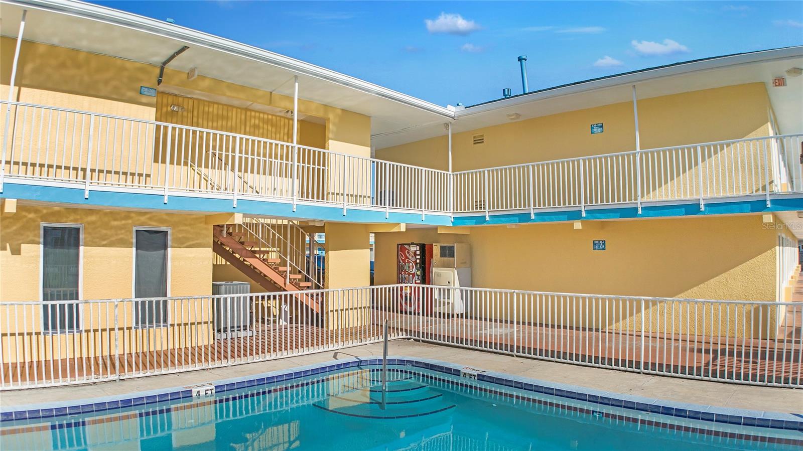 Listing photo id 33 for 4600 34th Street S