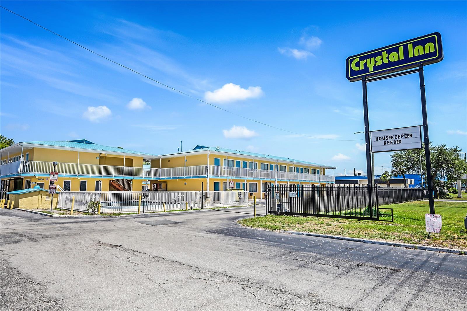 Listing photo id 37 for 4600 34th Street S