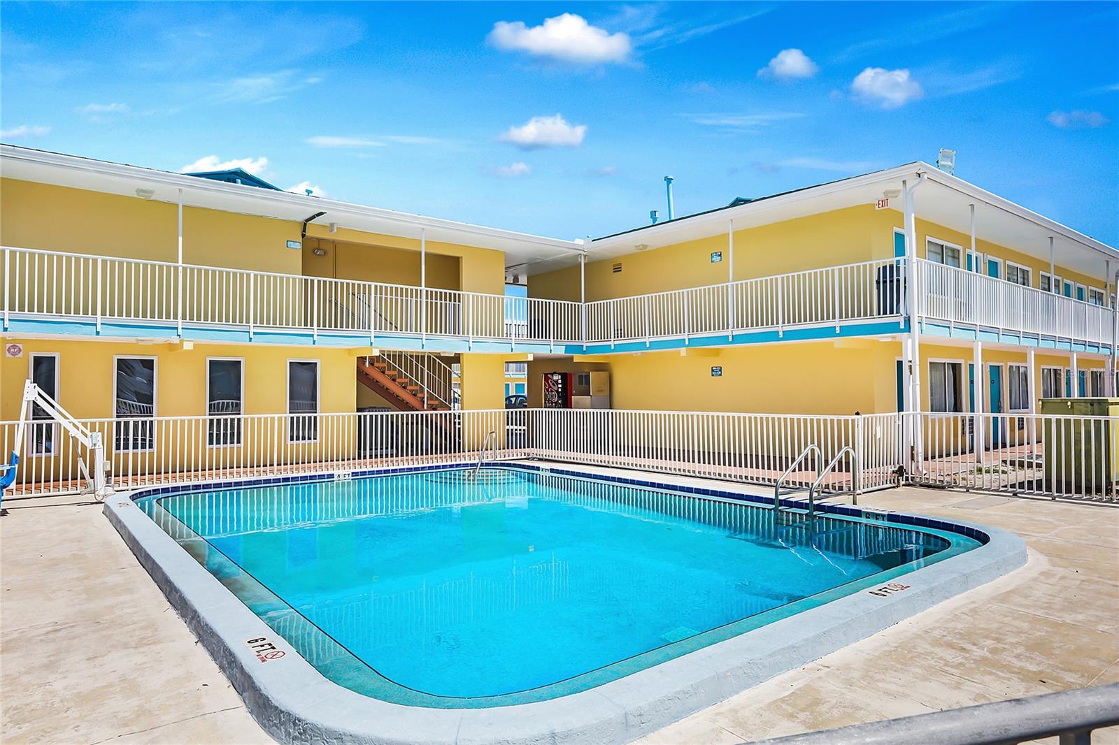 Listing photo id 38 for 4600 34th Street S