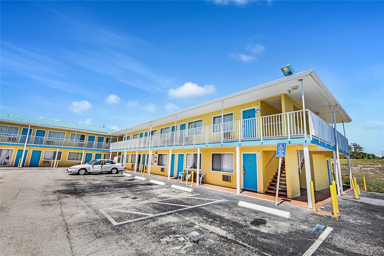 Listing photo id 43 for 4600 34th Street S