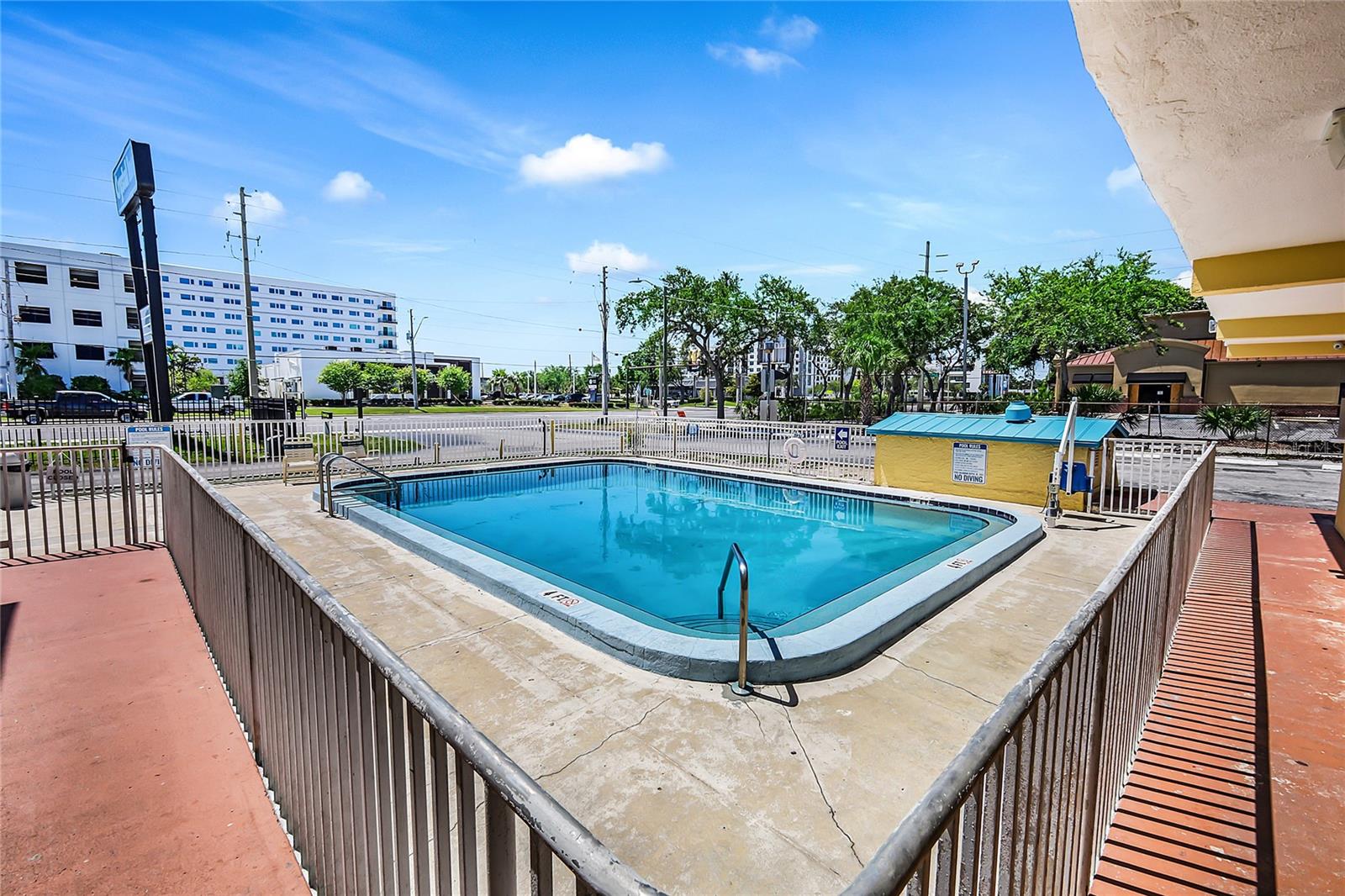 Listing photo id 45 for 4600 34th Street S