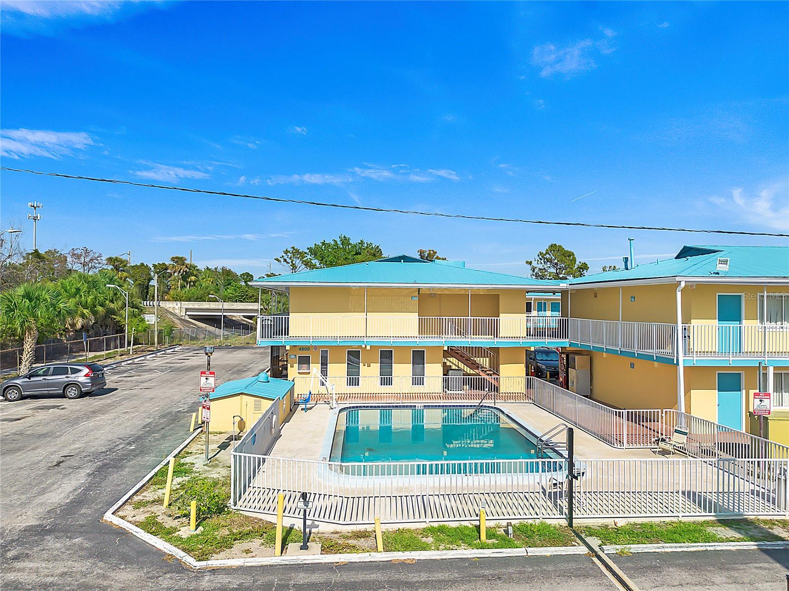 Listing photo id 6 for 4600 34th Street S