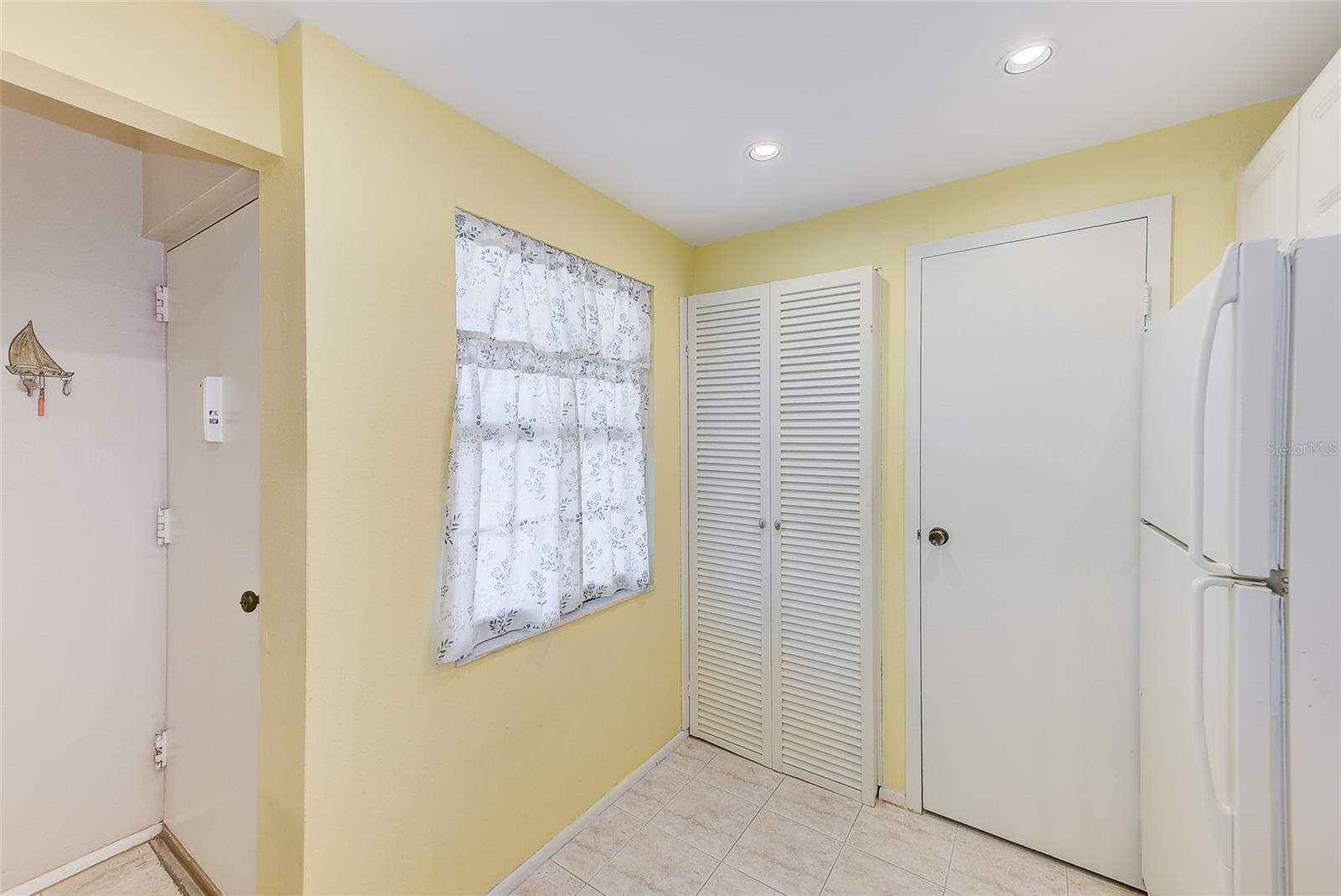 Image 13 of 64 For 12300 Vonn Road 7107