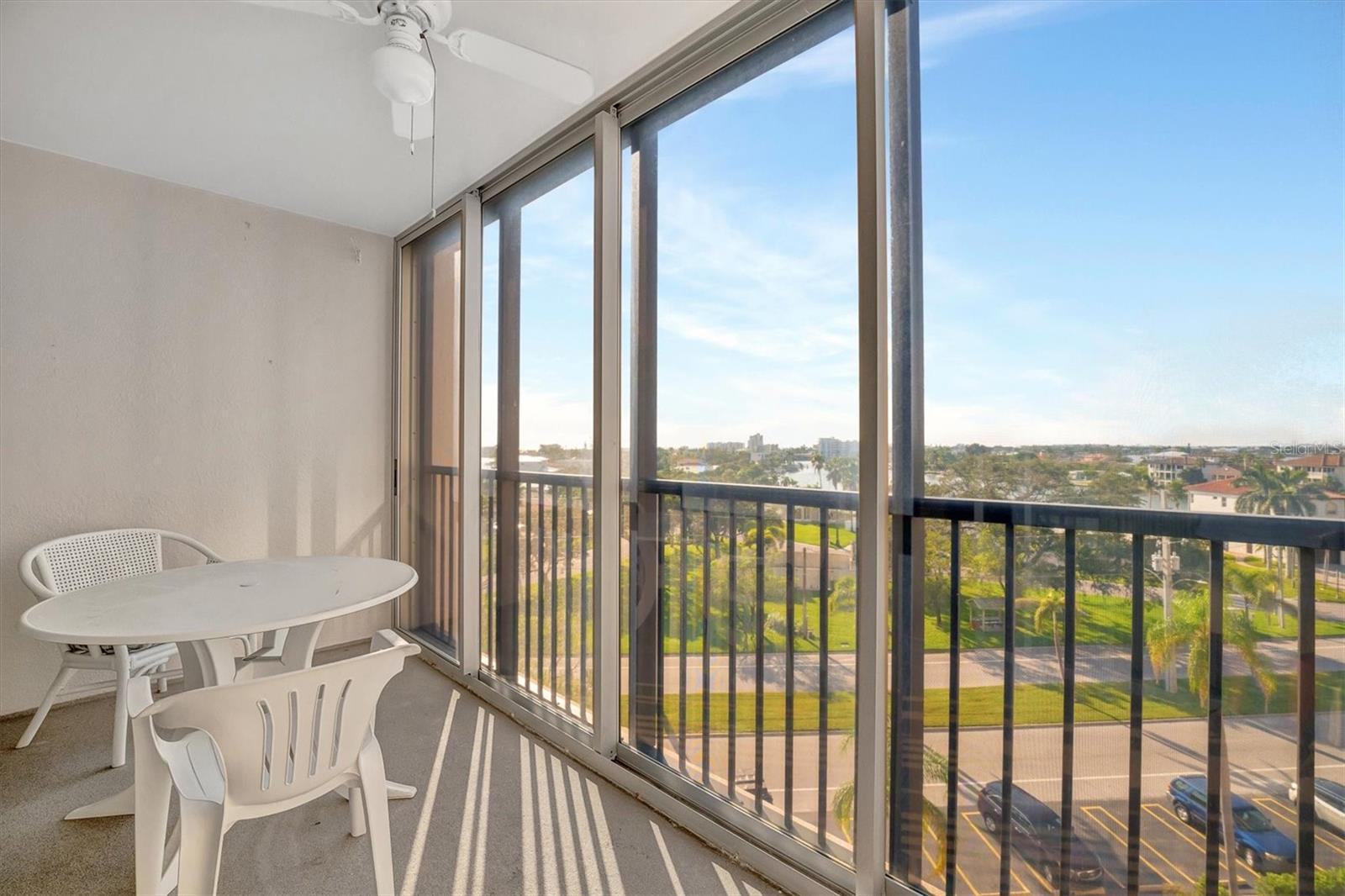Listing photo id 9 for 10355 Paradise Boulevard 502