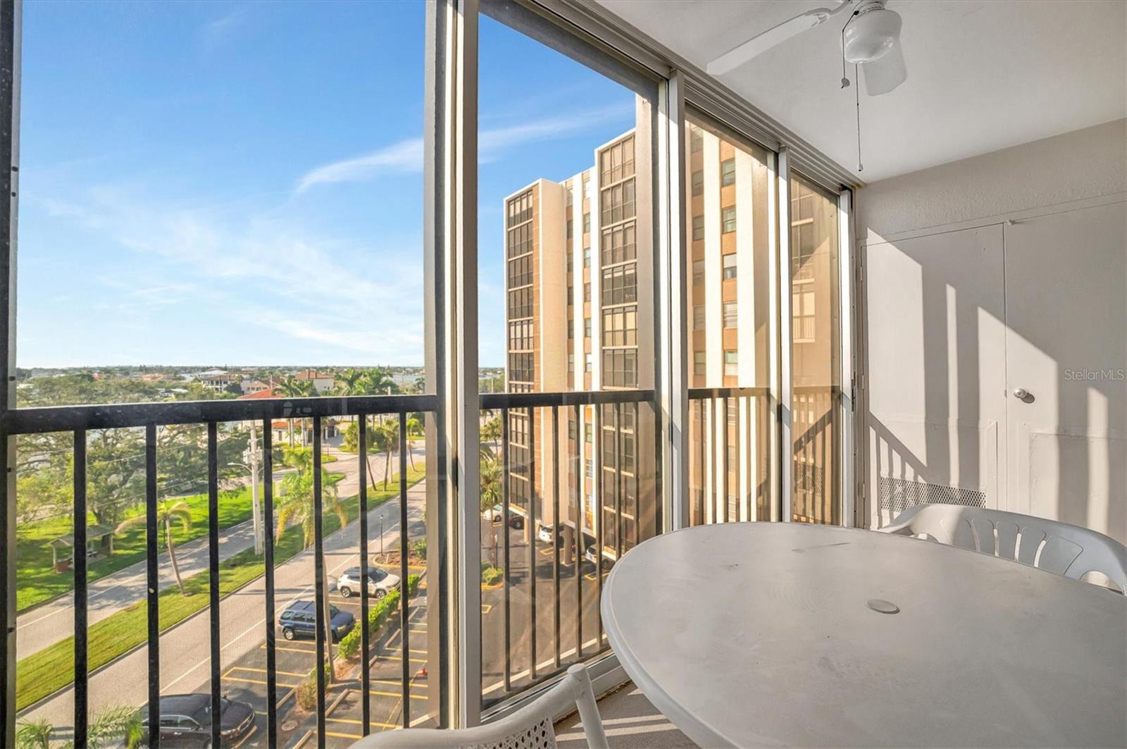 Listing photo id 10 for 10355 Paradise Boulevard 502