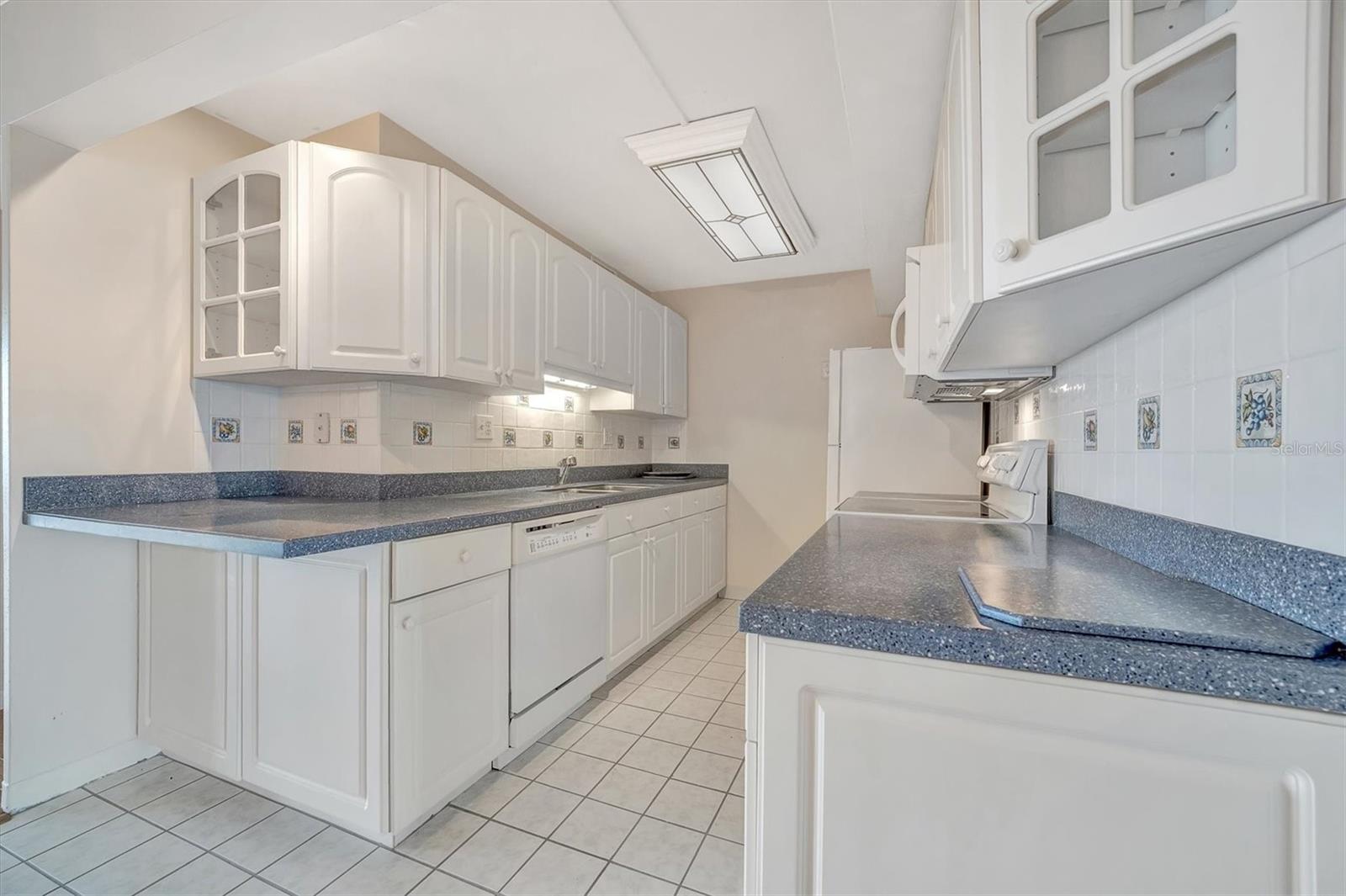 Listing photo id 17 for 10355 Paradise Boulevard 502