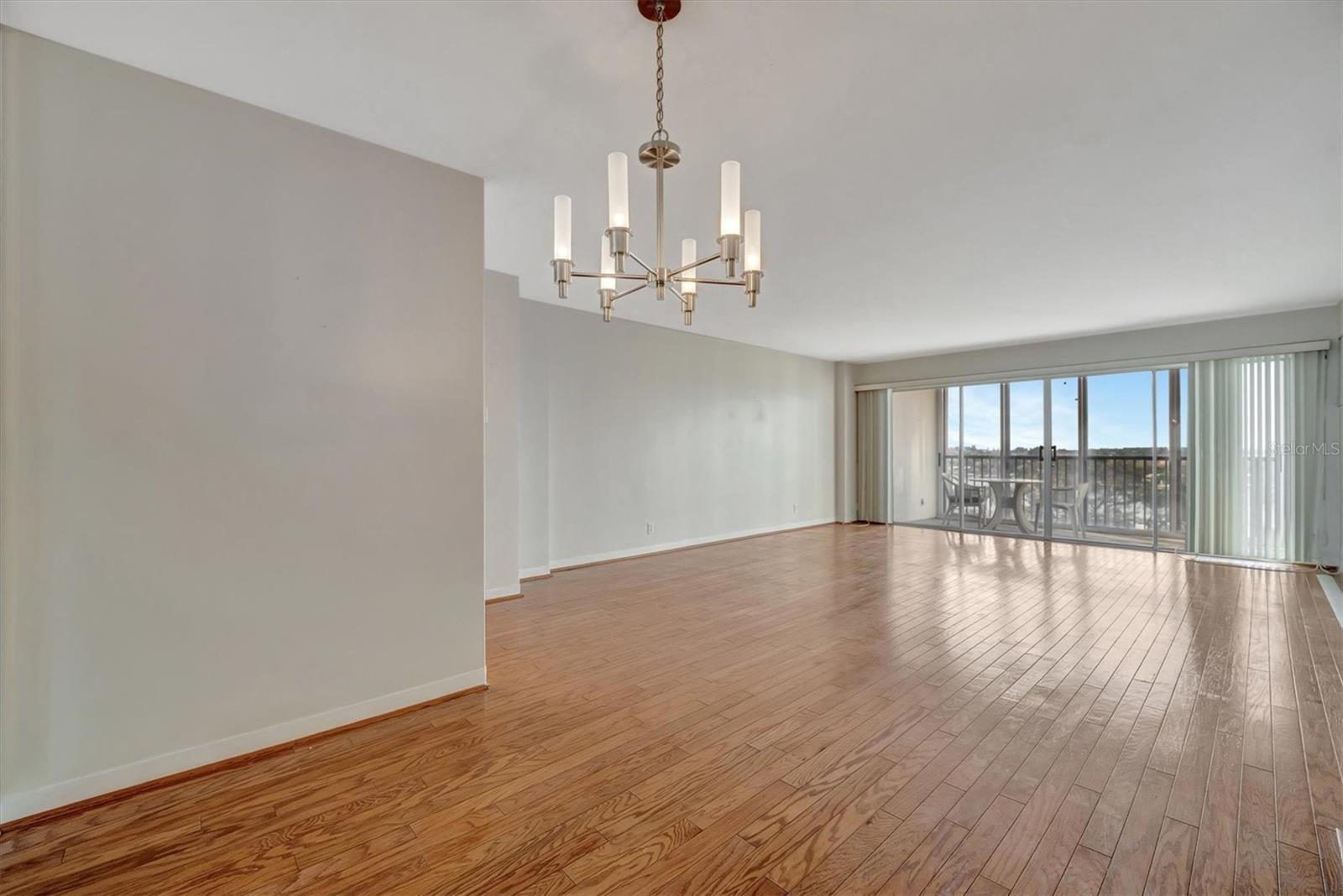 Listing photo id 20 for 10355 Paradise Boulevard 502
