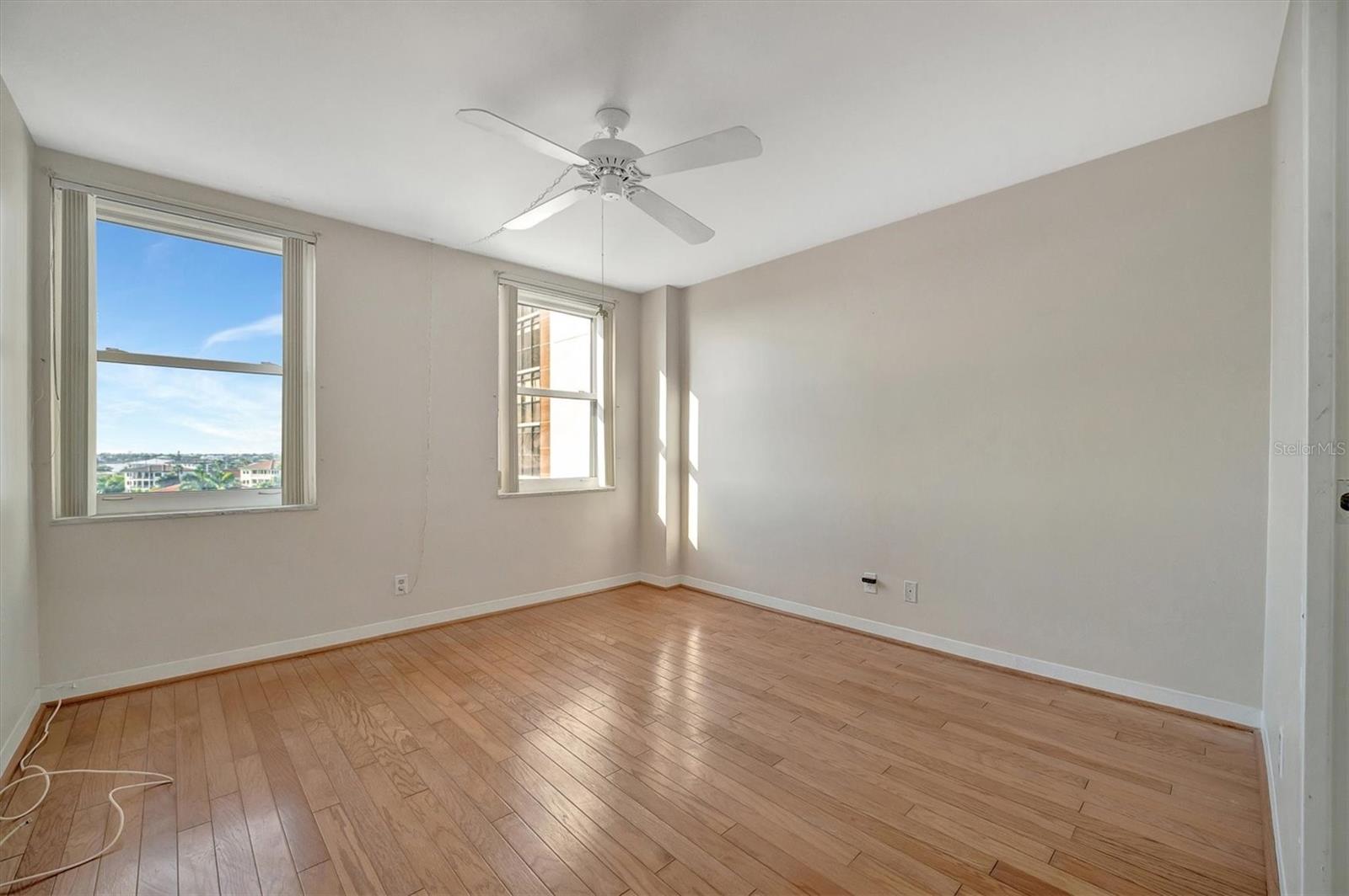 Listing photo id 23 for 10355 Paradise Boulevard 502
