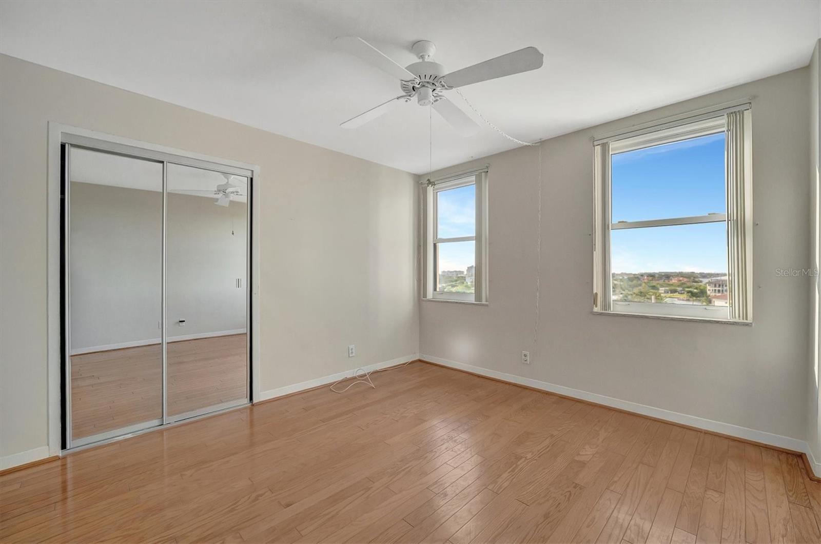Listing photo id 24 for 10355 Paradise Boulevard 502