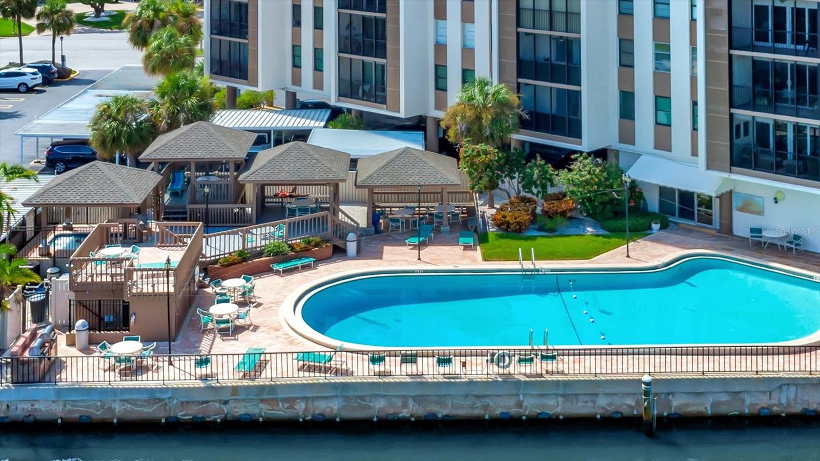 Listing photo id 1 for 10355 Paradise Boulevard 502