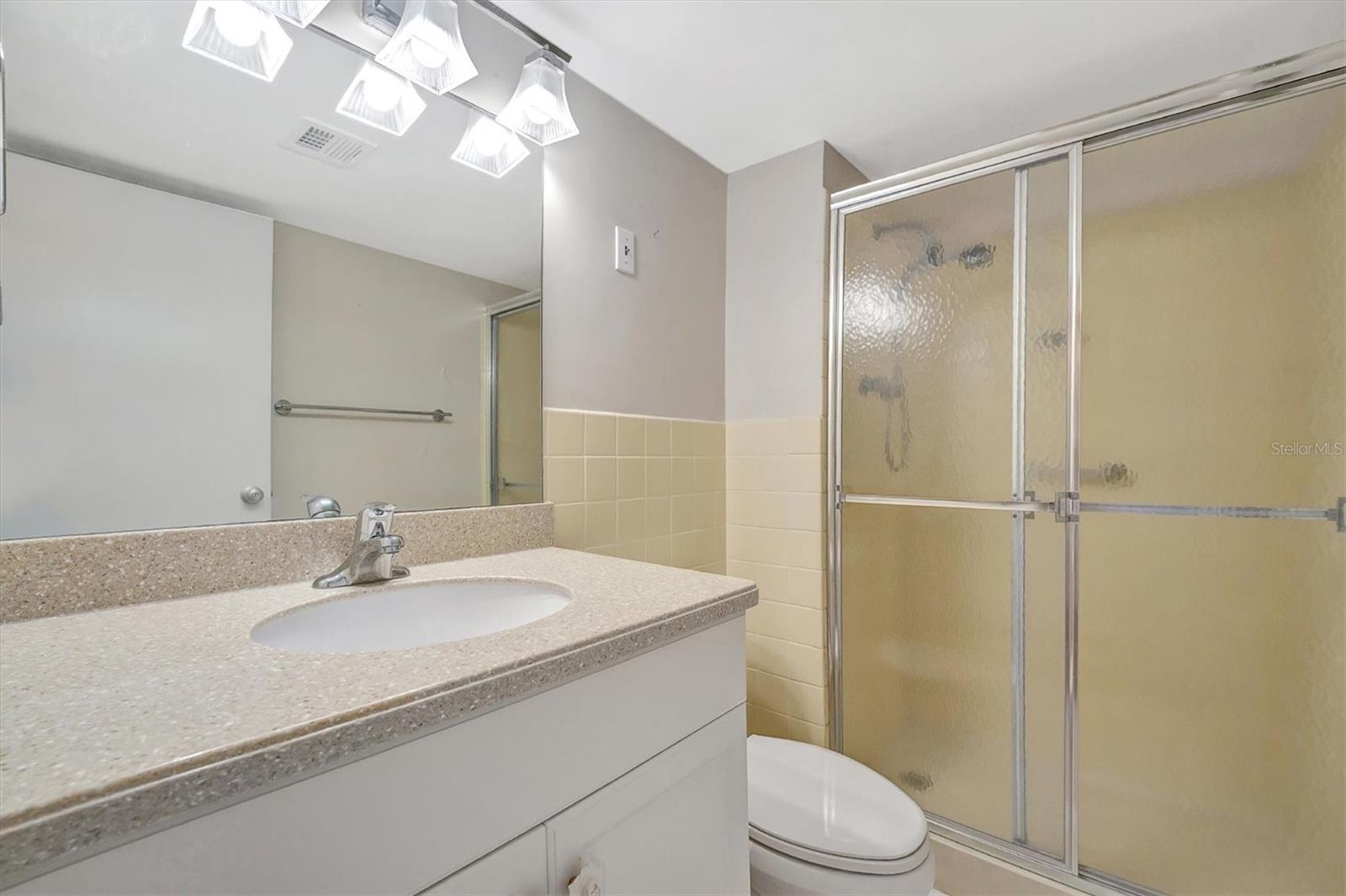 Listing photo id 31 for 10355 Paradise Boulevard 502