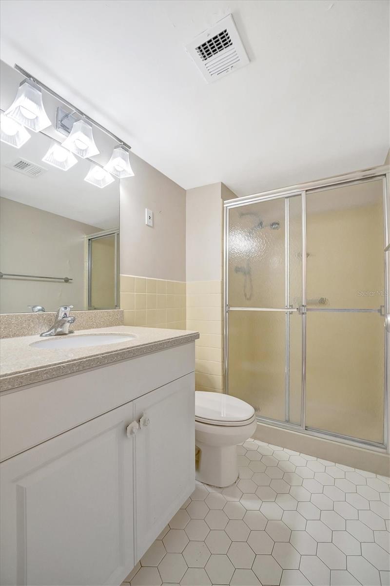 Listing photo id 32 for 10355 Paradise Boulevard 502
