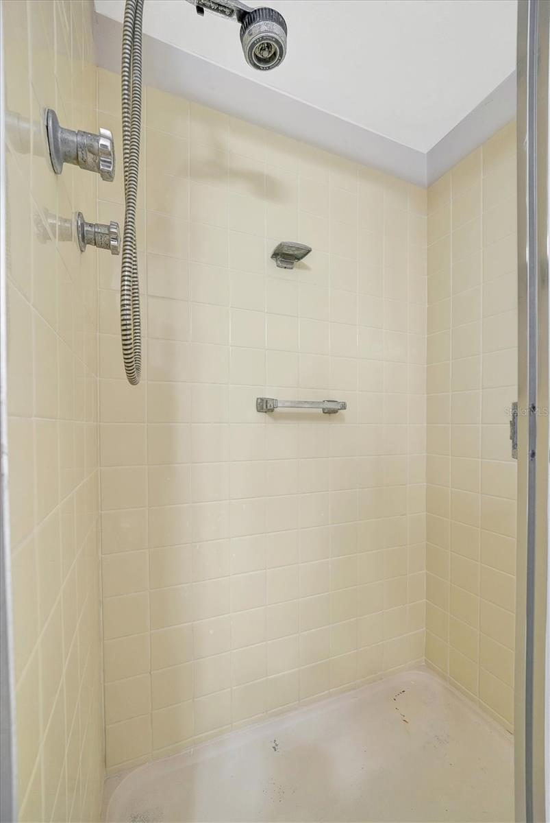 Listing photo id 33 for 10355 Paradise Boulevard 502