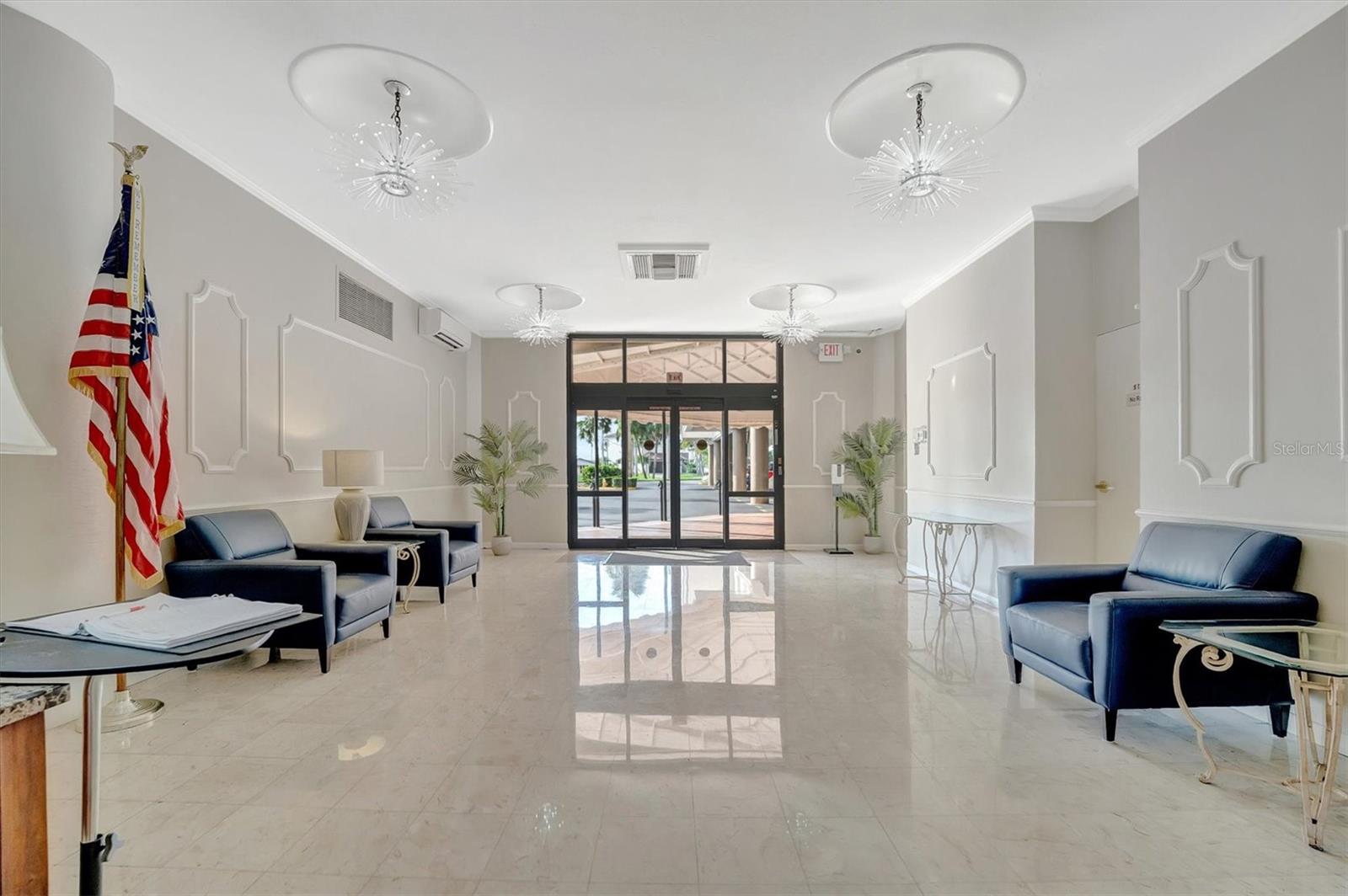 Listing photo id 35 for 10355 Paradise Boulevard 502