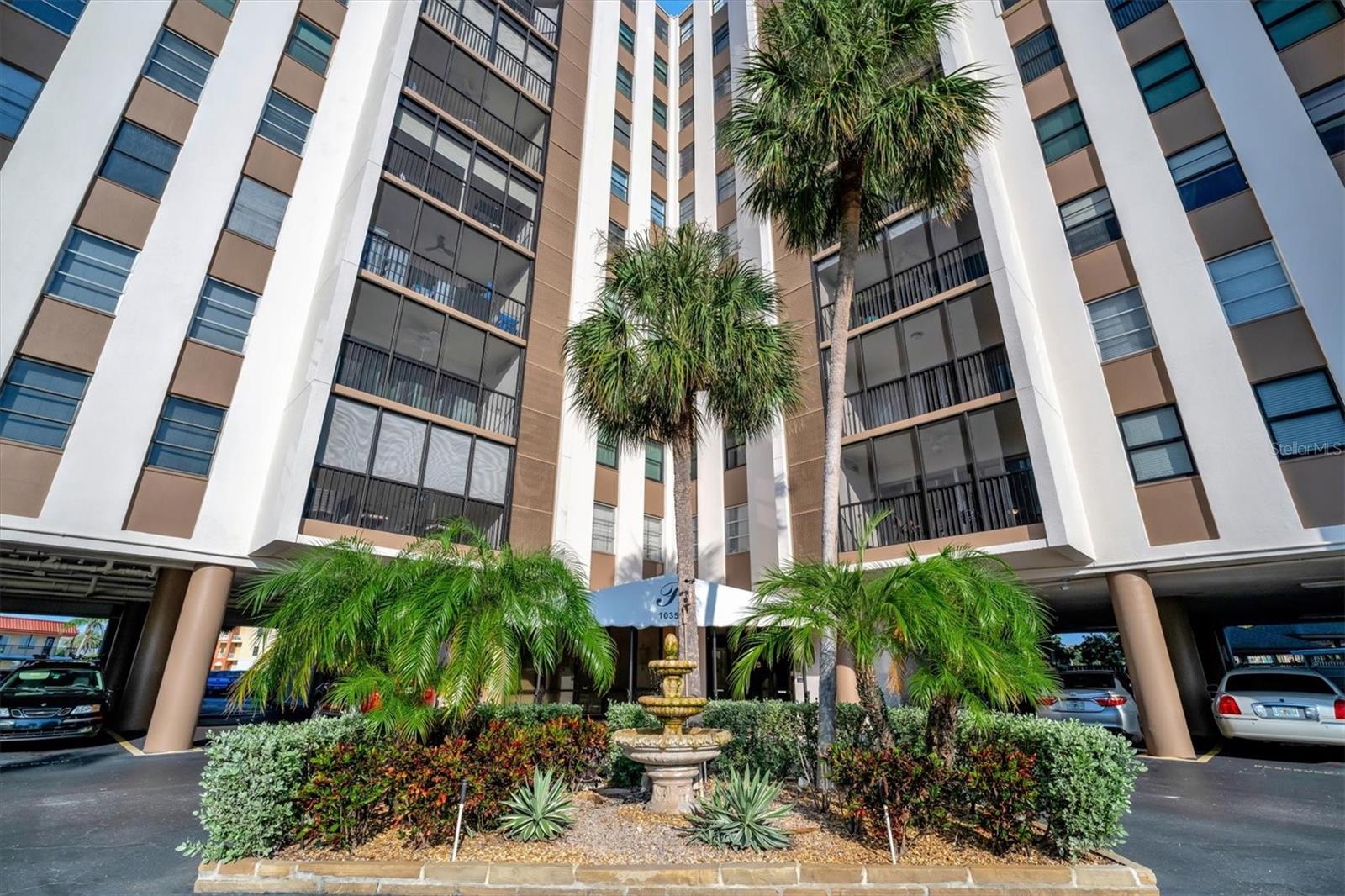 Listing photo id 36 for 10355 Paradise Boulevard 502