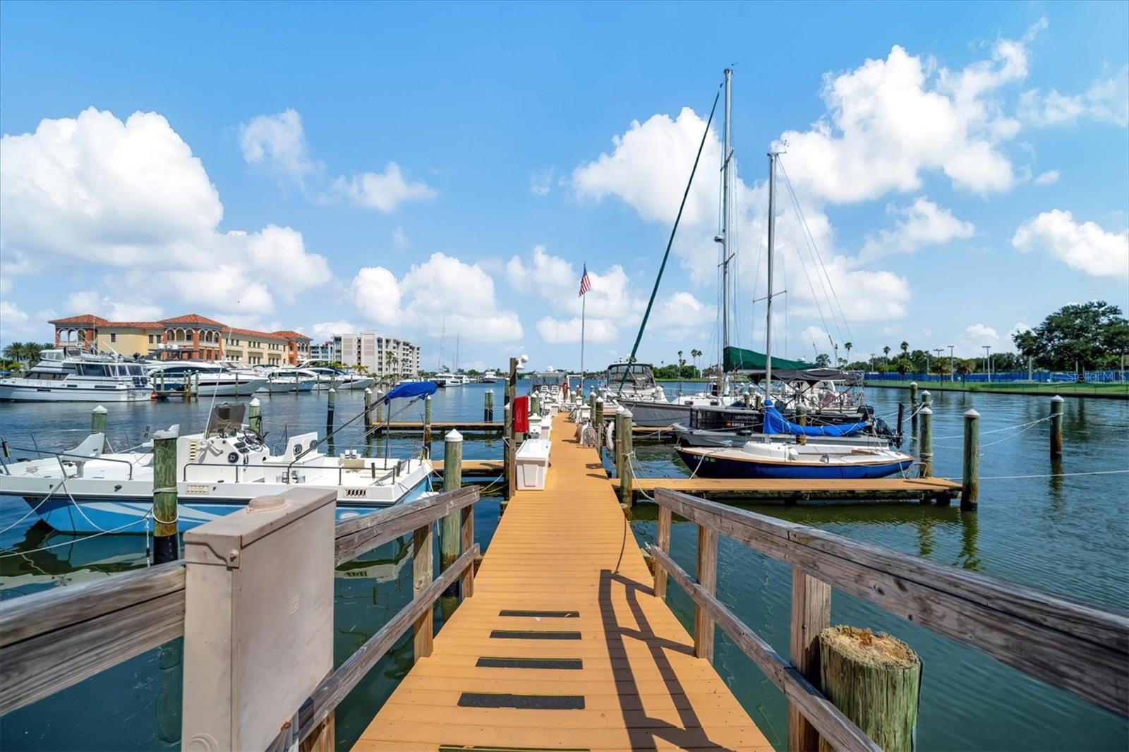 Listing photo id 37 for 10355 Paradise Boulevard 502