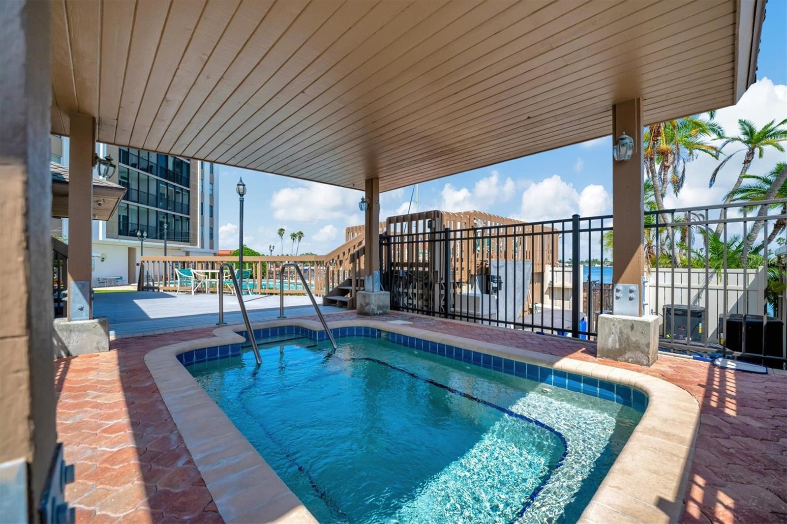 Listing photo id 42 for 10355 Paradise Boulevard 502