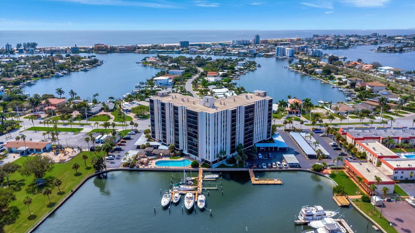 Listing photo id 47 for 10355 Paradise Boulevard 502