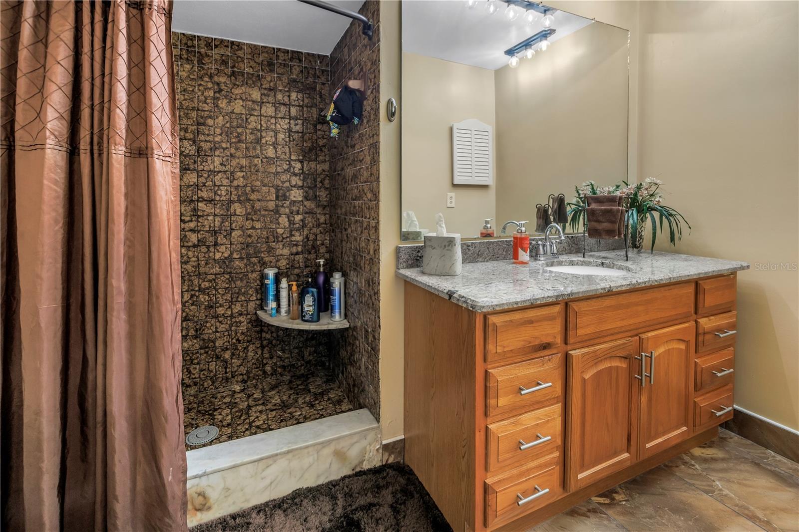 Image 47 of 78 For 1449 45th Avenue Ne
