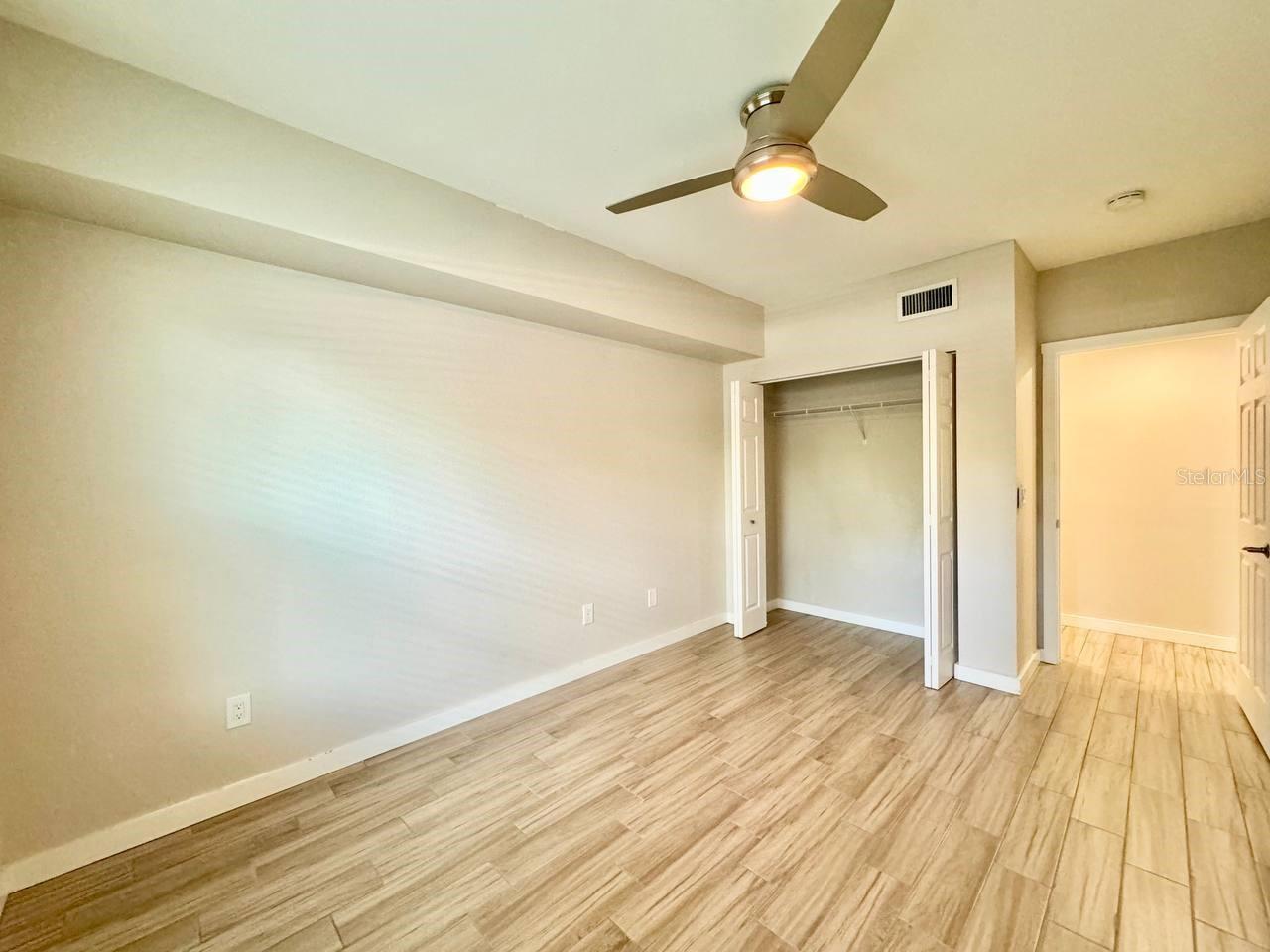 Image 16 of 27 For 4811 Bayshore Boulevard 404