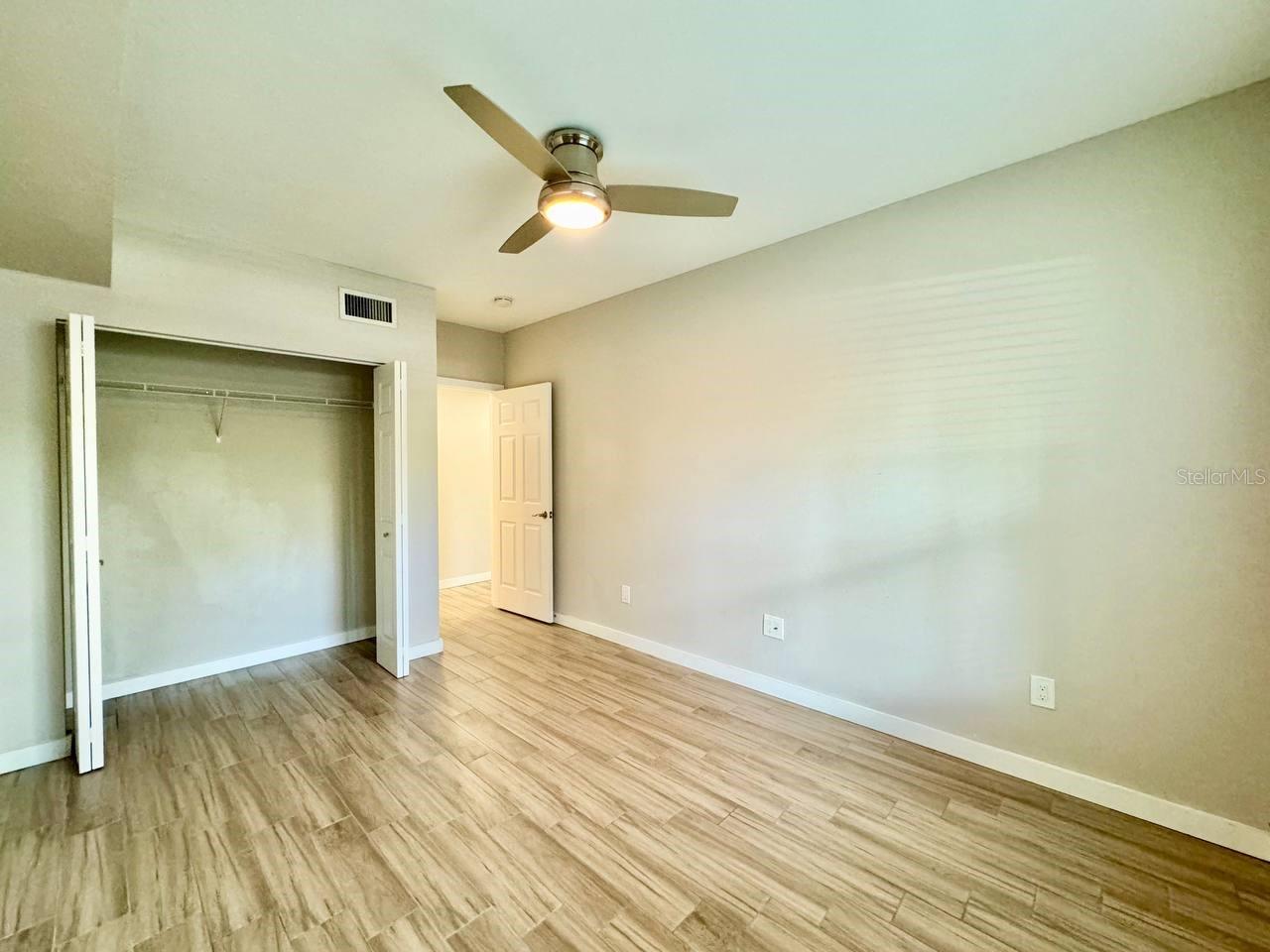Image 17 of 27 For 4811 Bayshore Boulevard 404
