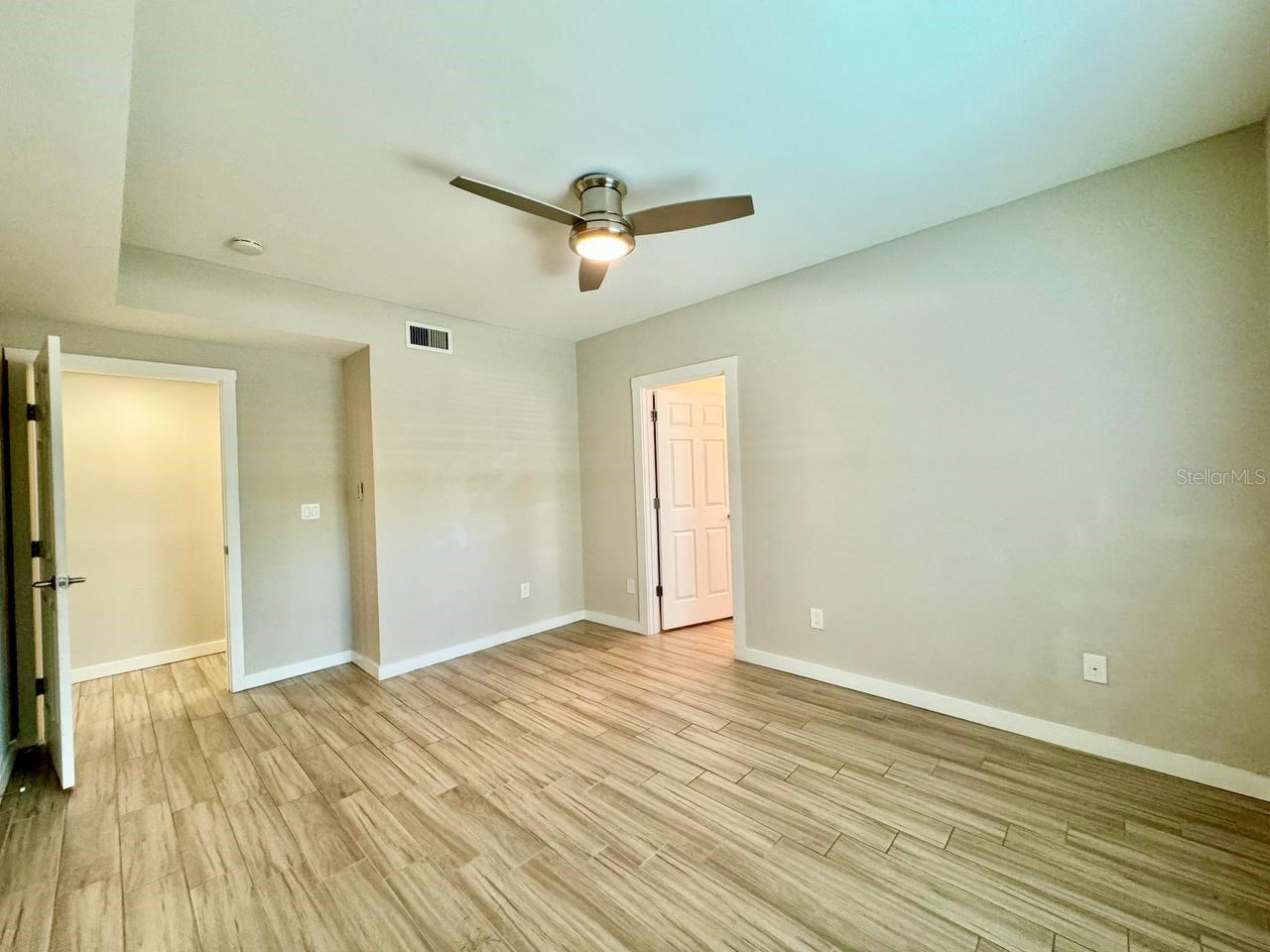 Image 22 of 27 For 4811 Bayshore Boulevard 404