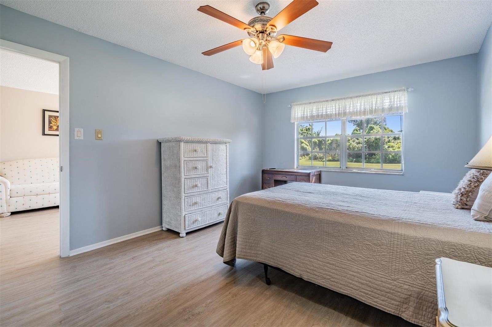 Image 14 of 43 For 3839 Trophy Boulevard 3839