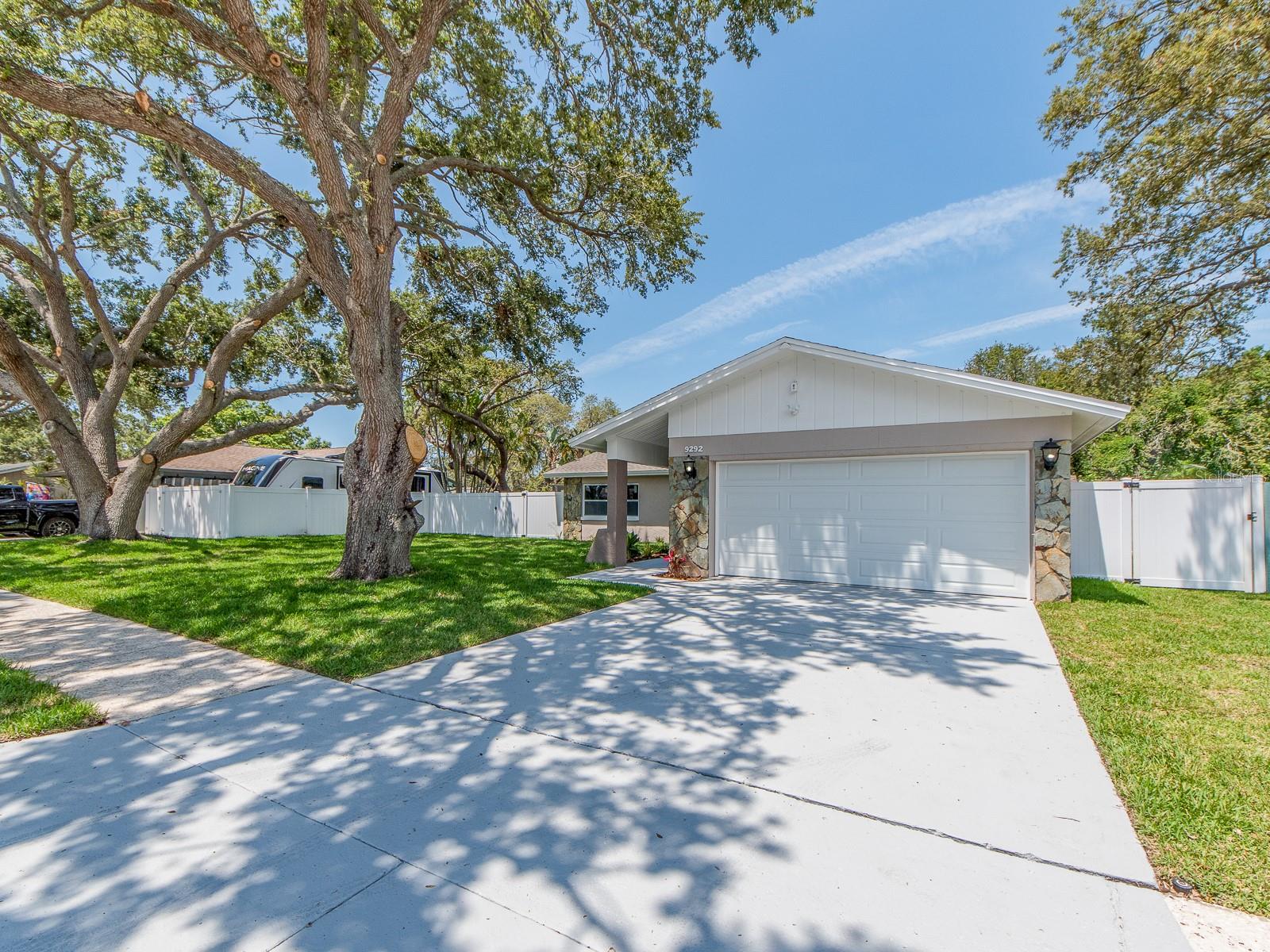 Details for 9292 120th Lane, SEMINOLE, FL 33772