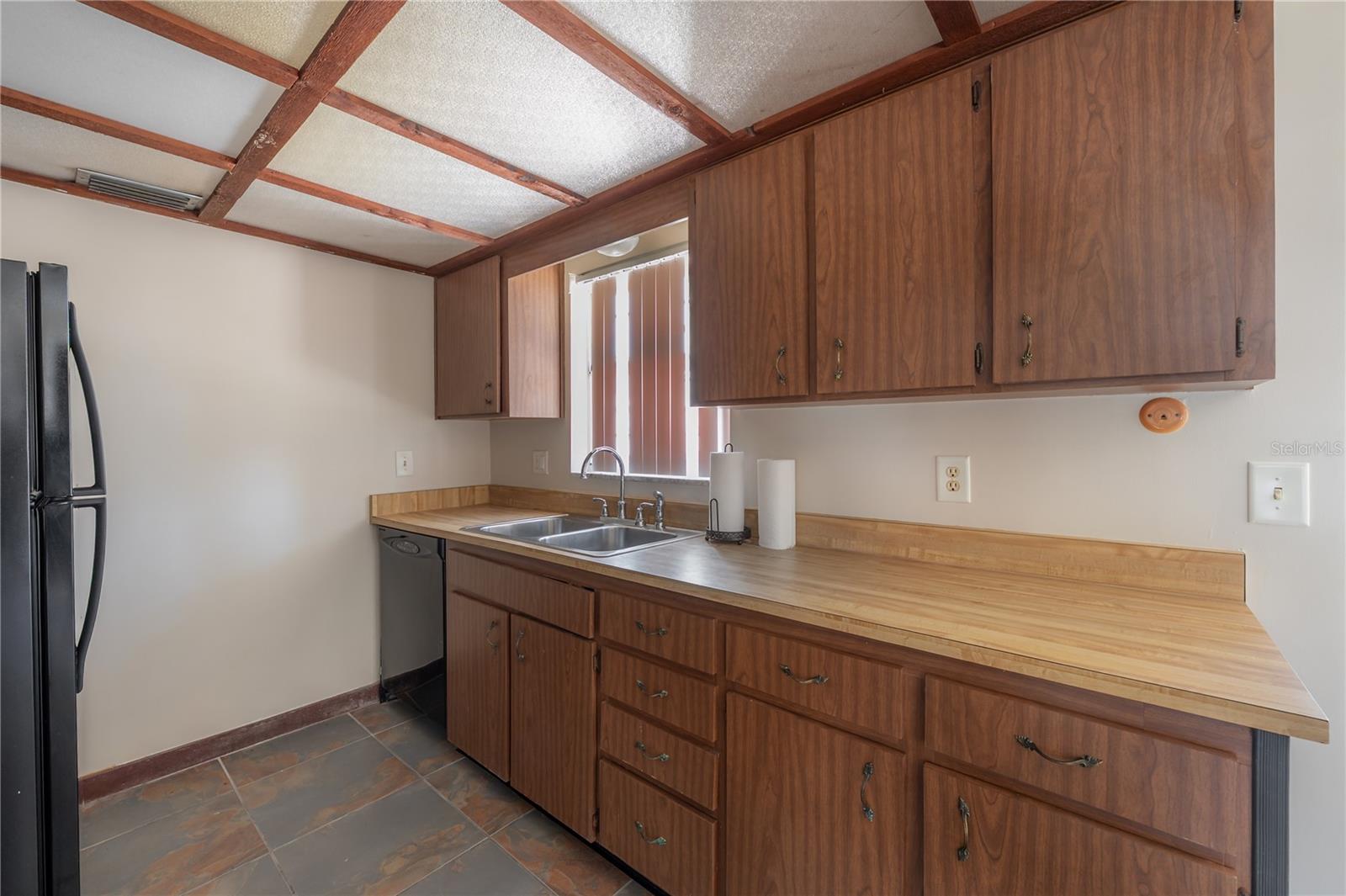 Listing photo id 8 for 2614 Liberty Street