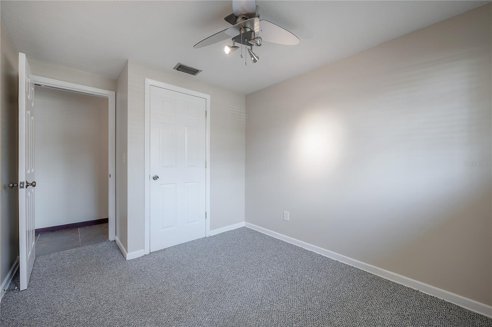 Listing photo id 12 for 2614 Liberty Street