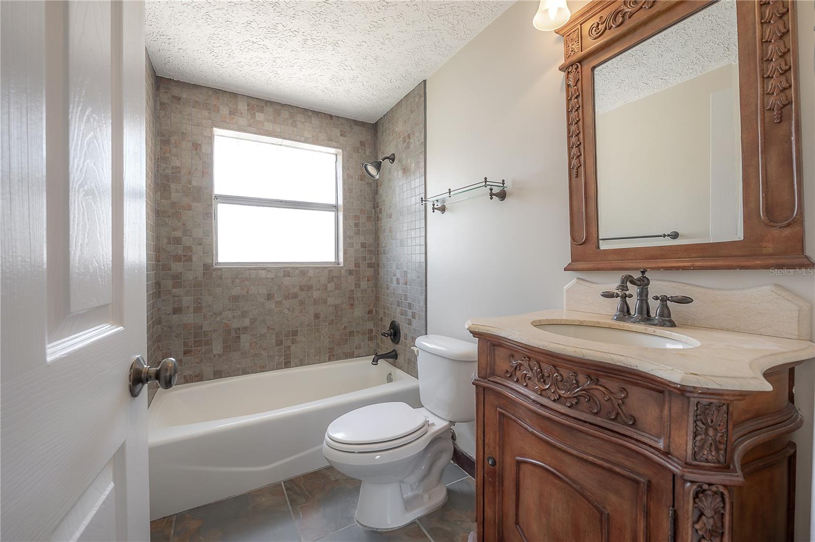 Listing photo id 13 for 2614 Liberty Street