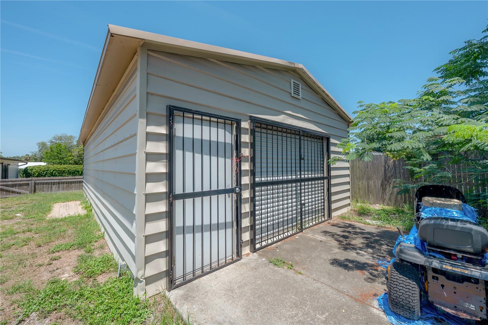 Listing photo id 24 for 2614 Liberty Street