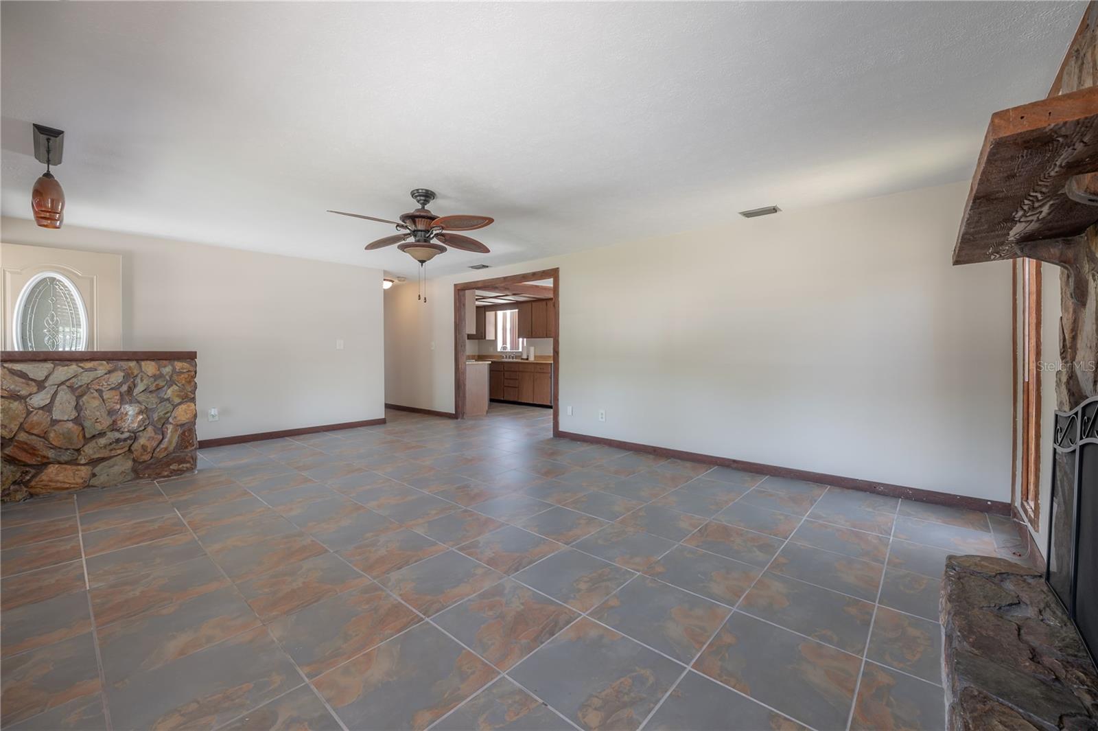 Listing photo id 4 for 2614 Liberty Street