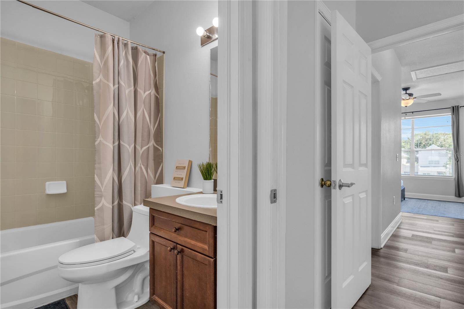 Image 31 of 36 For 4703 Jennings Bay Court