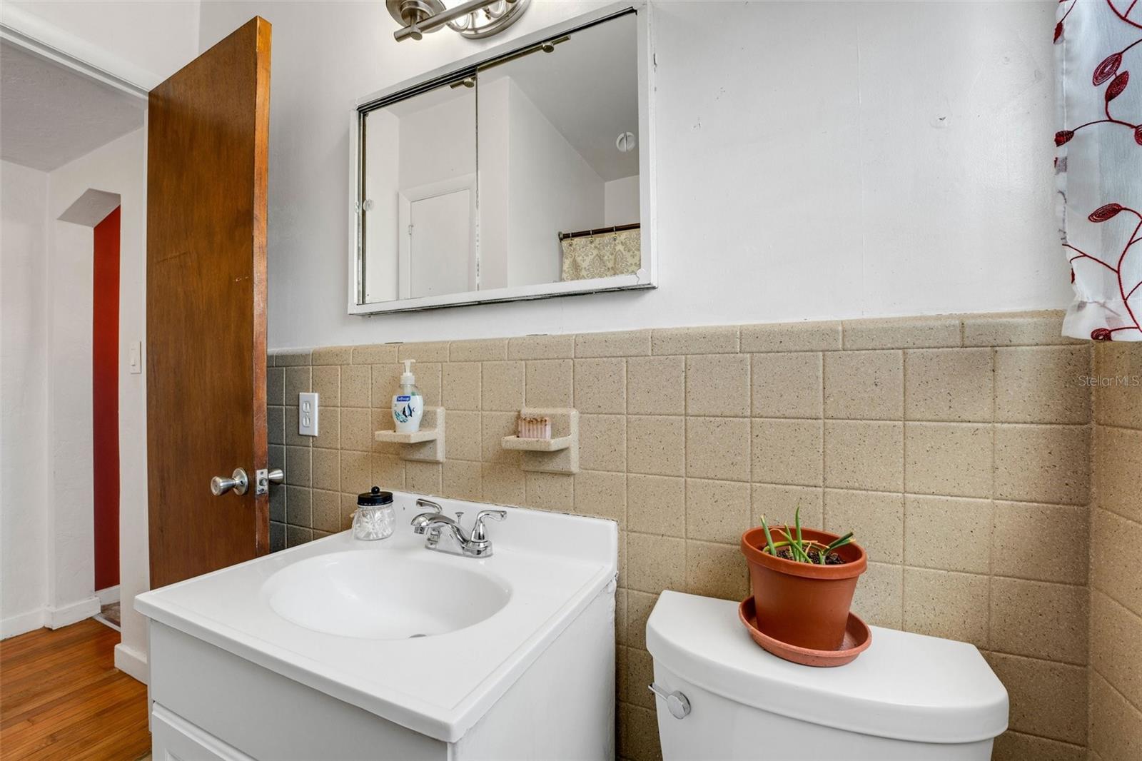 Image 15 of 40 For 5711 9th Avenue N