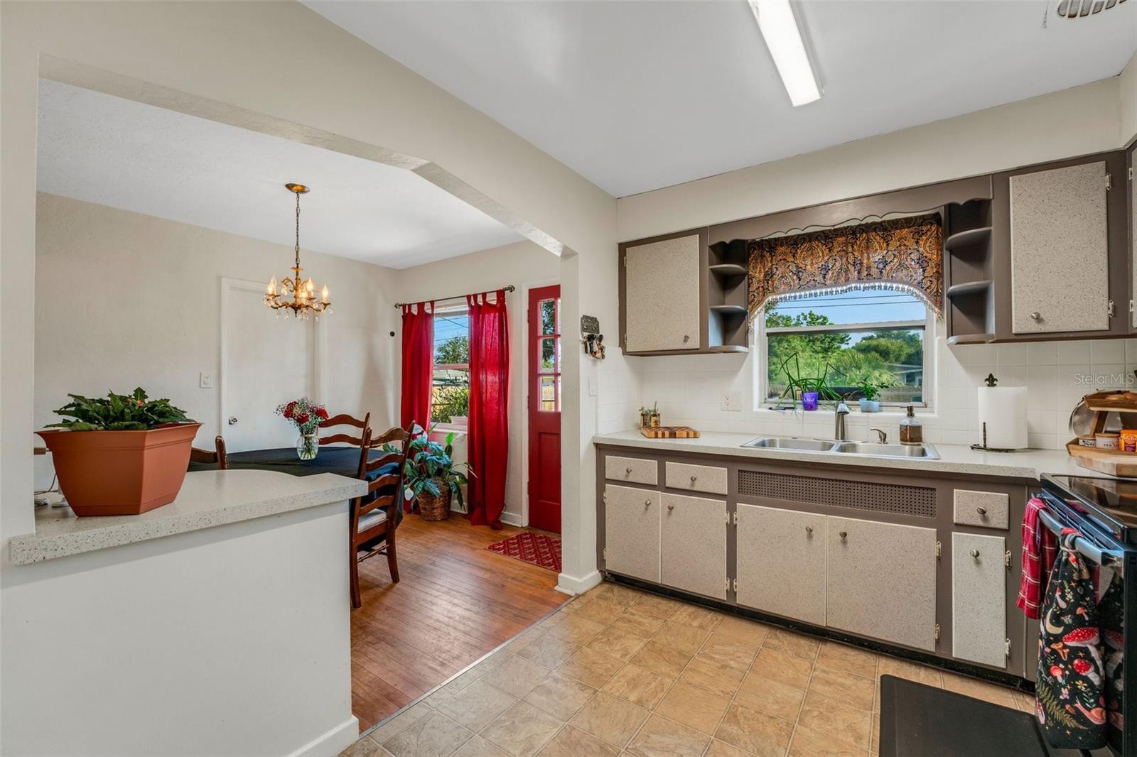 Image 22 of 40 For 5711 9th Avenue N