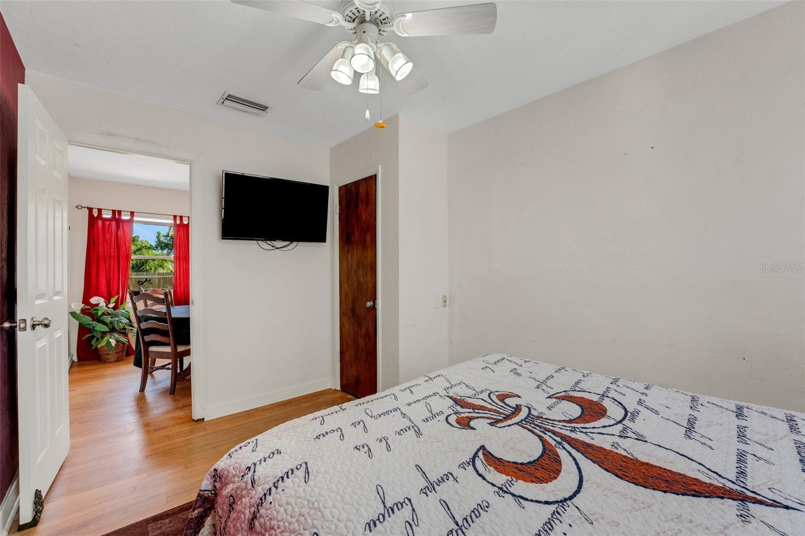 Image 30 of 40 For 5711 9th Avenue N