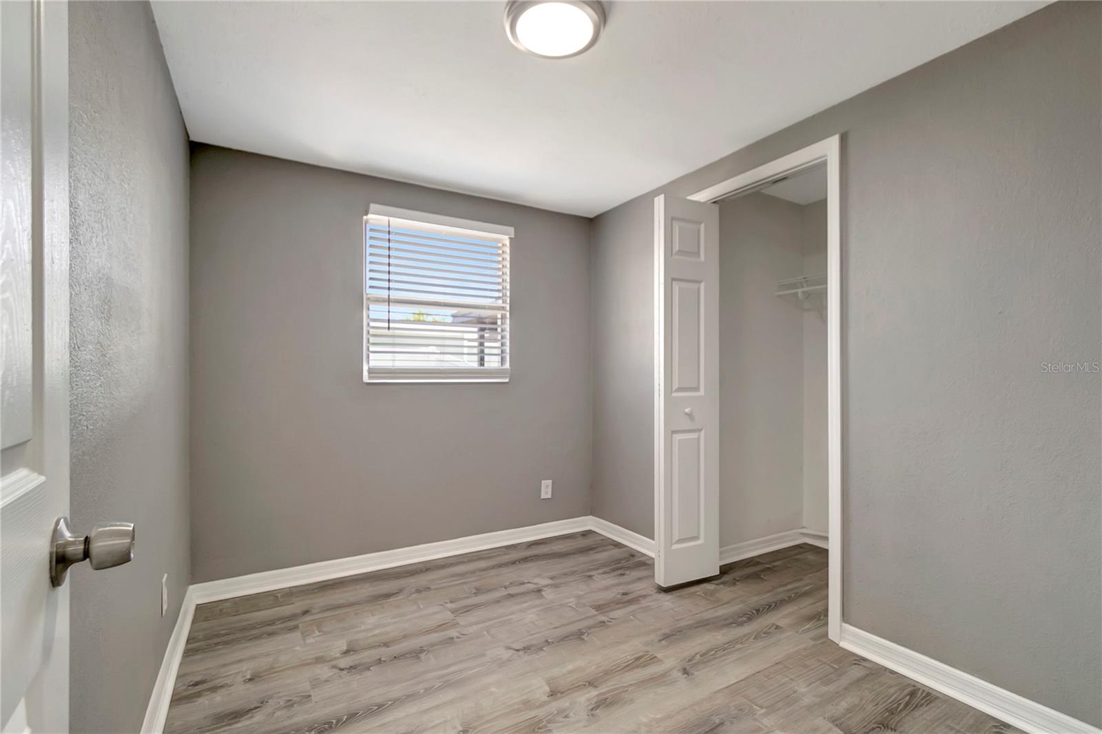 Image 18 of 34 For 6403 Lois Avenue