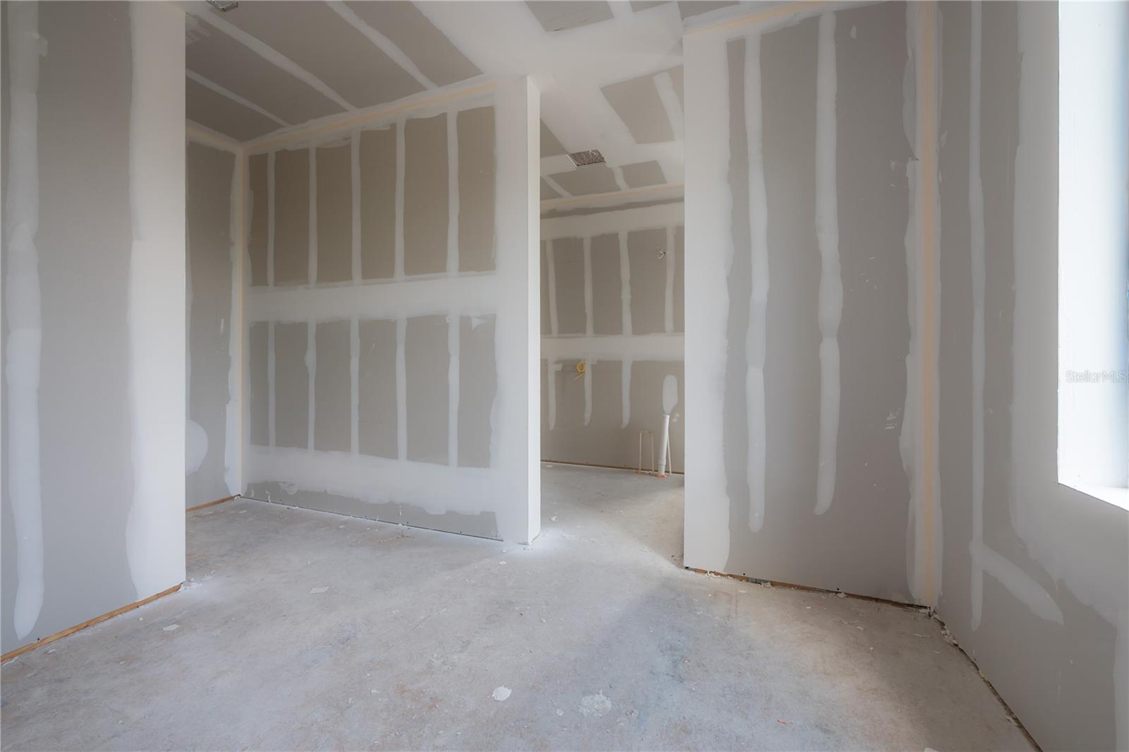 Image 21 of 41 For 2301 Ridgewood Avenue